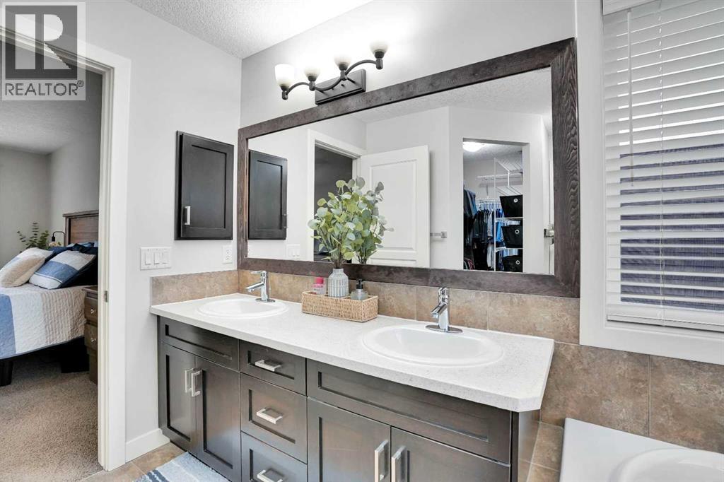 142 Luxstone View Sw, Airdrie, Alberta  T4B 0J9 - Photo 22 - A2267589