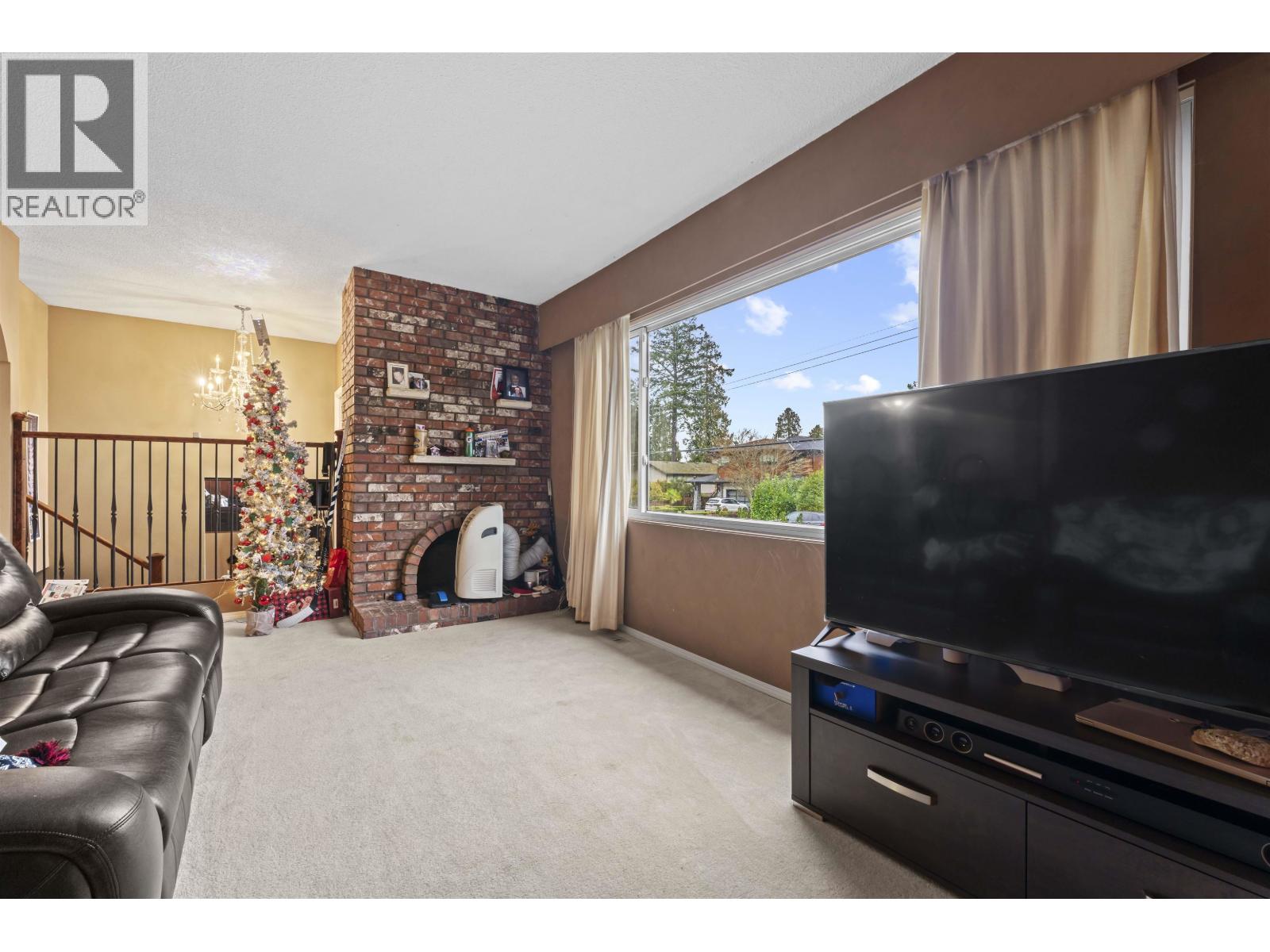 273 52a Street, Delta, British Columbia  V4M 2Z7 - Photo 2 - R3086581