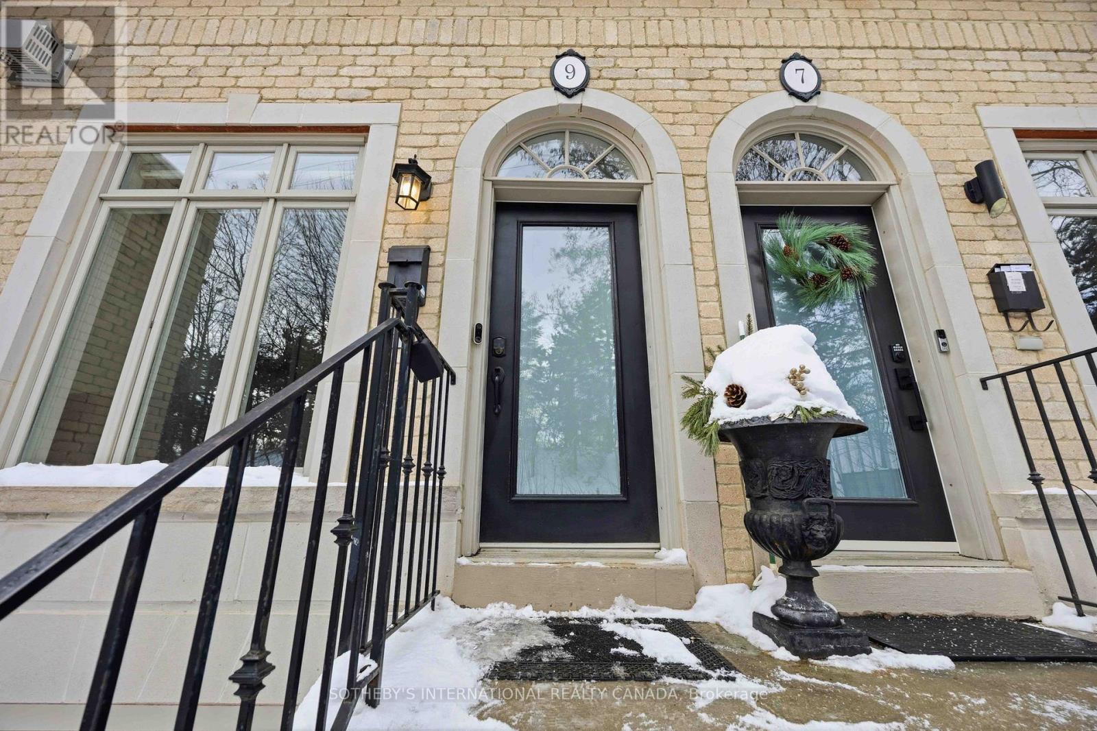 9 Gange Avenue, Toronto, Ontario  M4V 2B4 - Photo 2 - C12758154