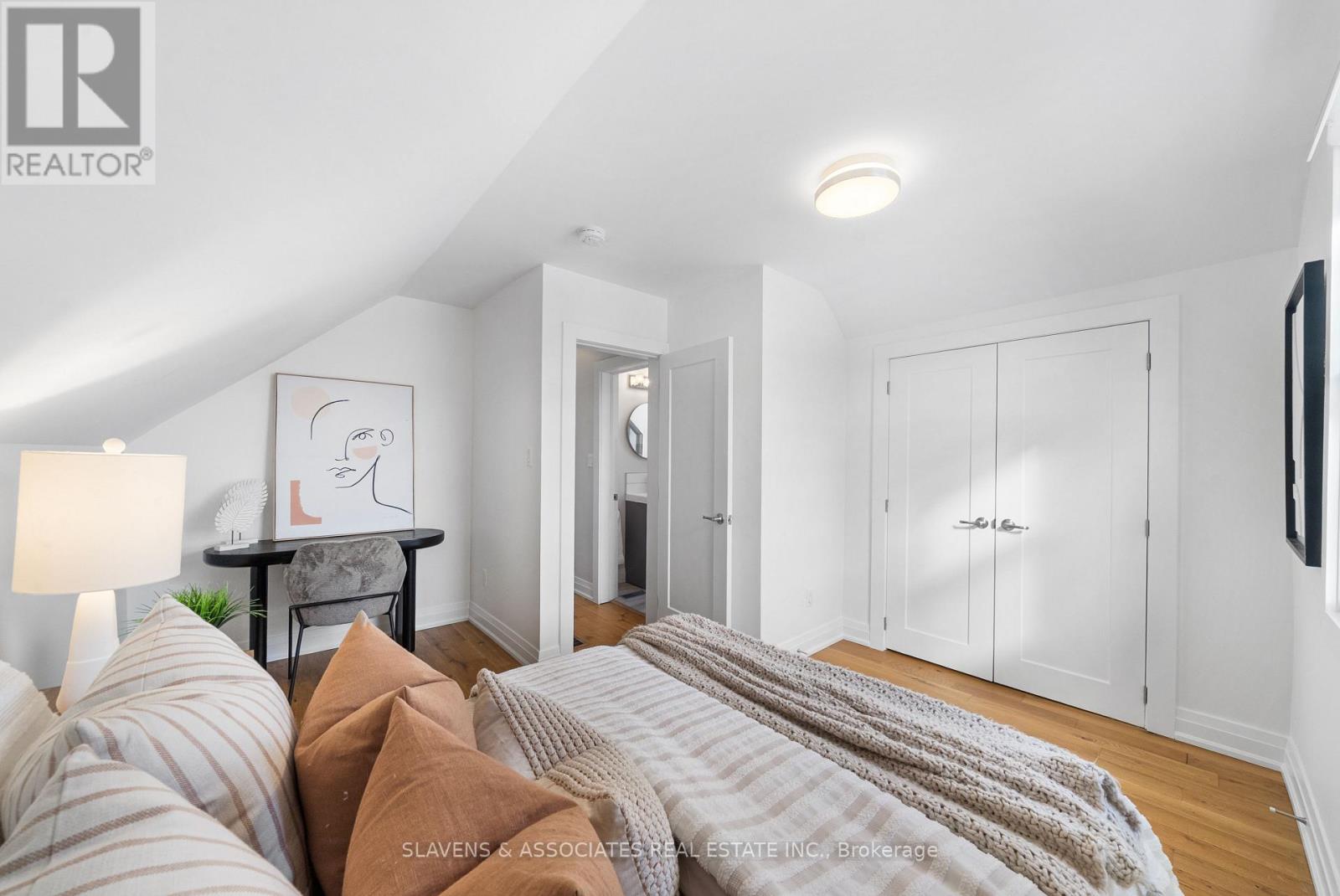 15 Ashbury Avenue, Toronto, Ontario  M6E 1V6 - Photo 23 - C12758266