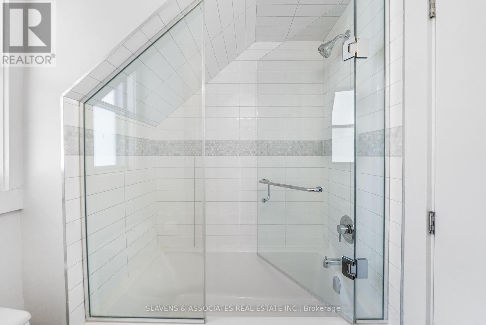 15 Ashbury Avenue, Toronto, Ontario  M6E 1V6 - Photo 27 - C12758266