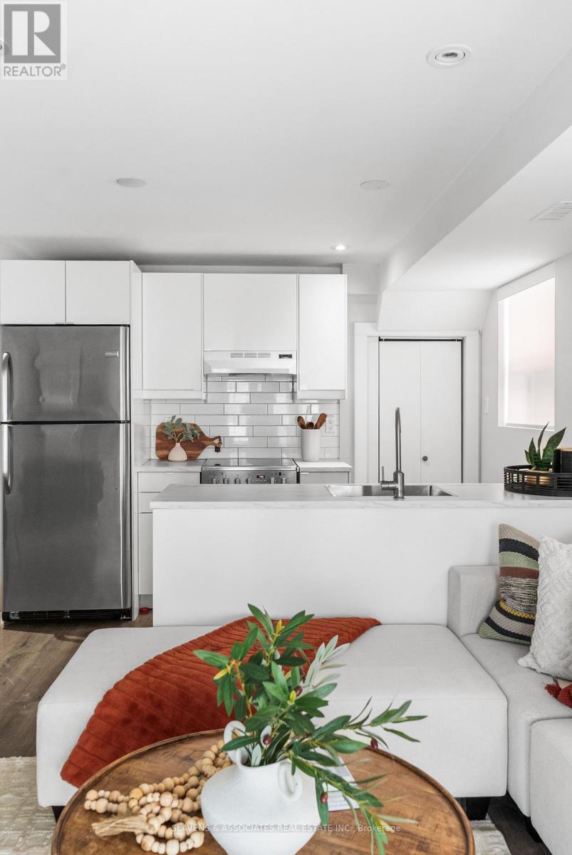 15 Ashbury Avenue, Toronto, Ontario  M6E 1V6 - Photo 34 - C12758266