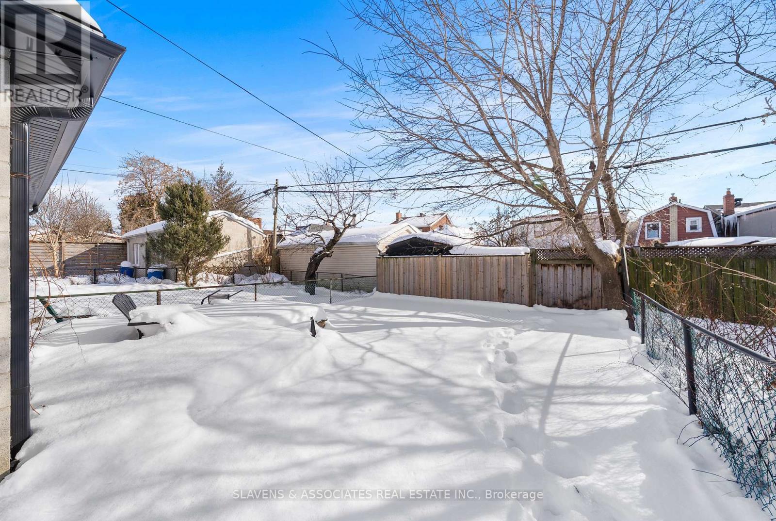 15 Ashbury Avenue, Toronto, Ontario  M6E 1V6 - Photo 43 - C12758266