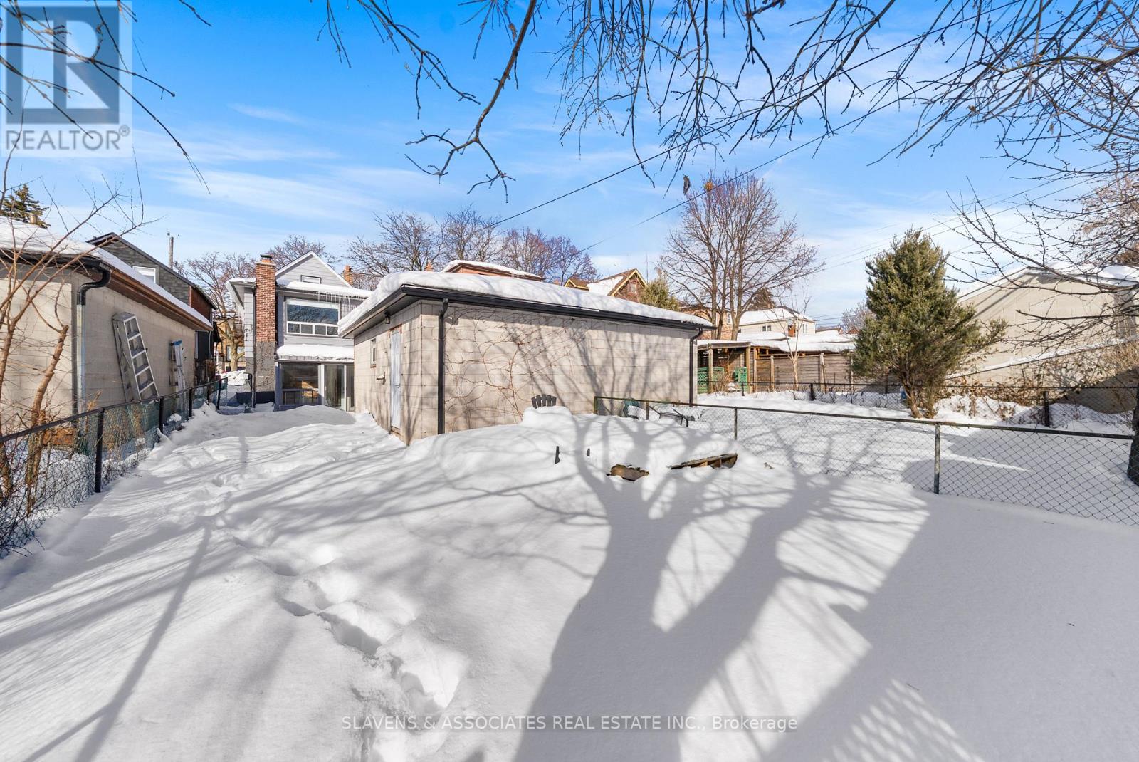 15 Ashbury Avenue, Toronto, Ontario  M6E 1V6 - Photo 44 - C12758266