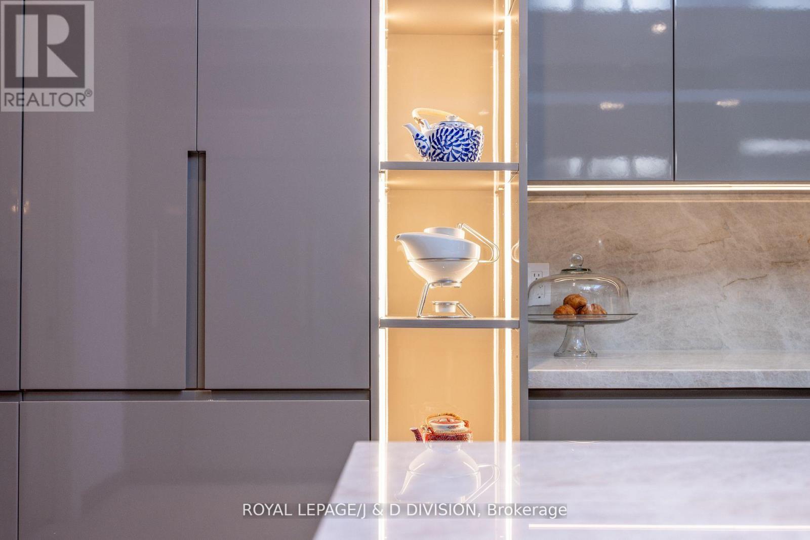 12 Forest Glen Crescent, Toronto, Ontario  M4N 2E8 - Photo 10 - C12758274