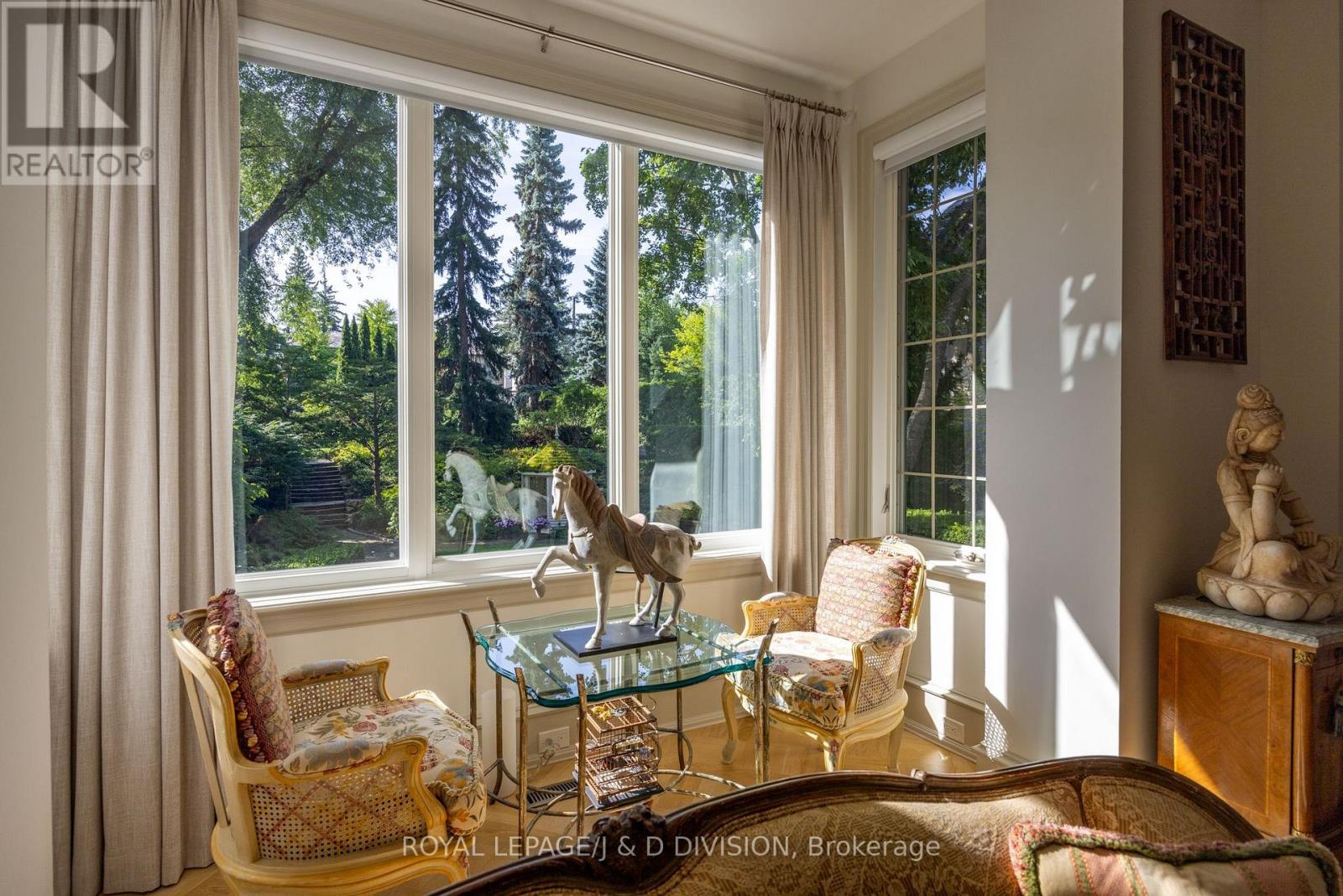 12 Forest Glen Crescent, Toronto, Ontario  M4N 2E8 - Photo 5 - C12758274