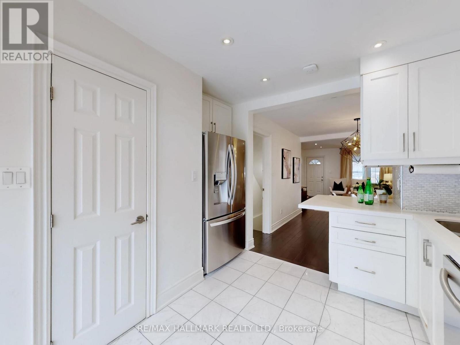 115 Hiltz Avenue, Toronto, Ontario  M4L 2N7 - Photo 17 - E12758108