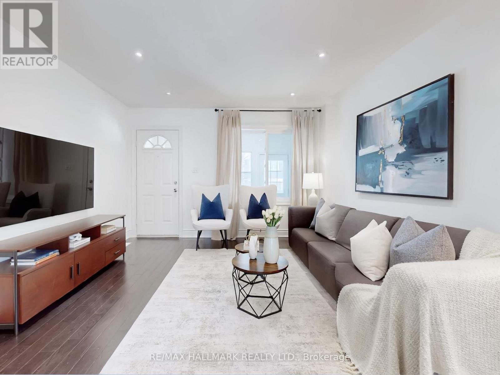 115 Hiltz Avenue, Toronto, Ontario  M4L 2N7 - Photo 4 - E12758108