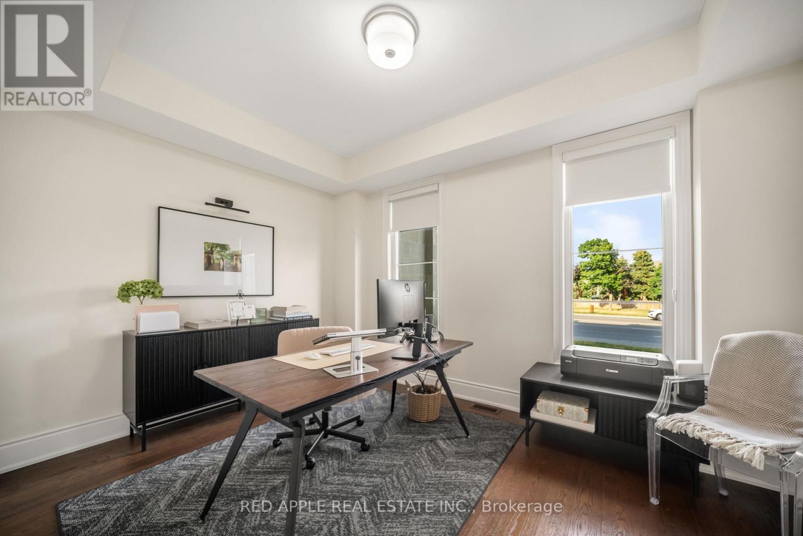 9392 Bayview Avenue, Richmond Hill, Ontario  L4C 4Z2 - Photo 3 - N12758256