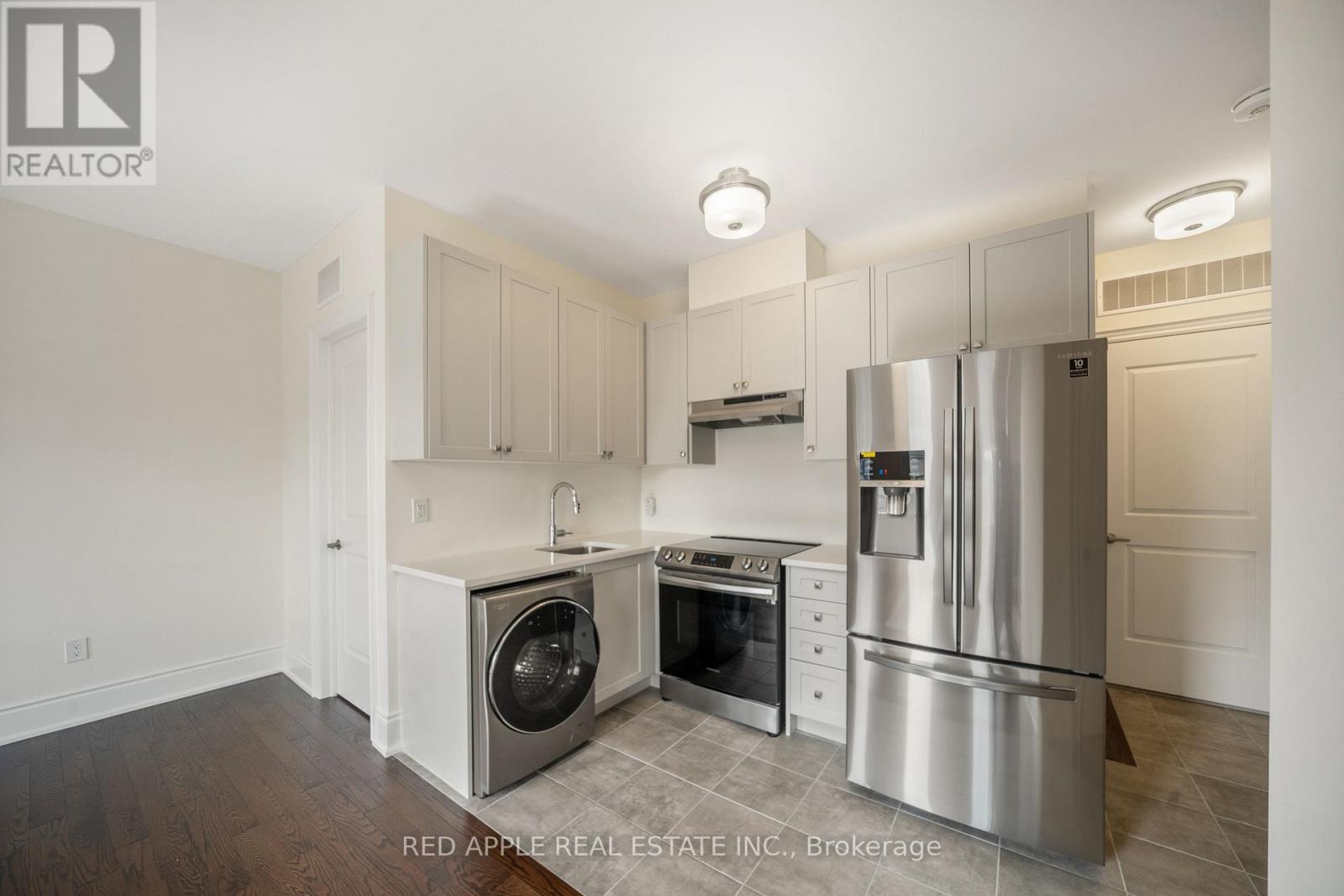 9392 Bayview Avenue, Richmond Hill, Ontario  L4C 4Z2 - Photo 31 - N12758256