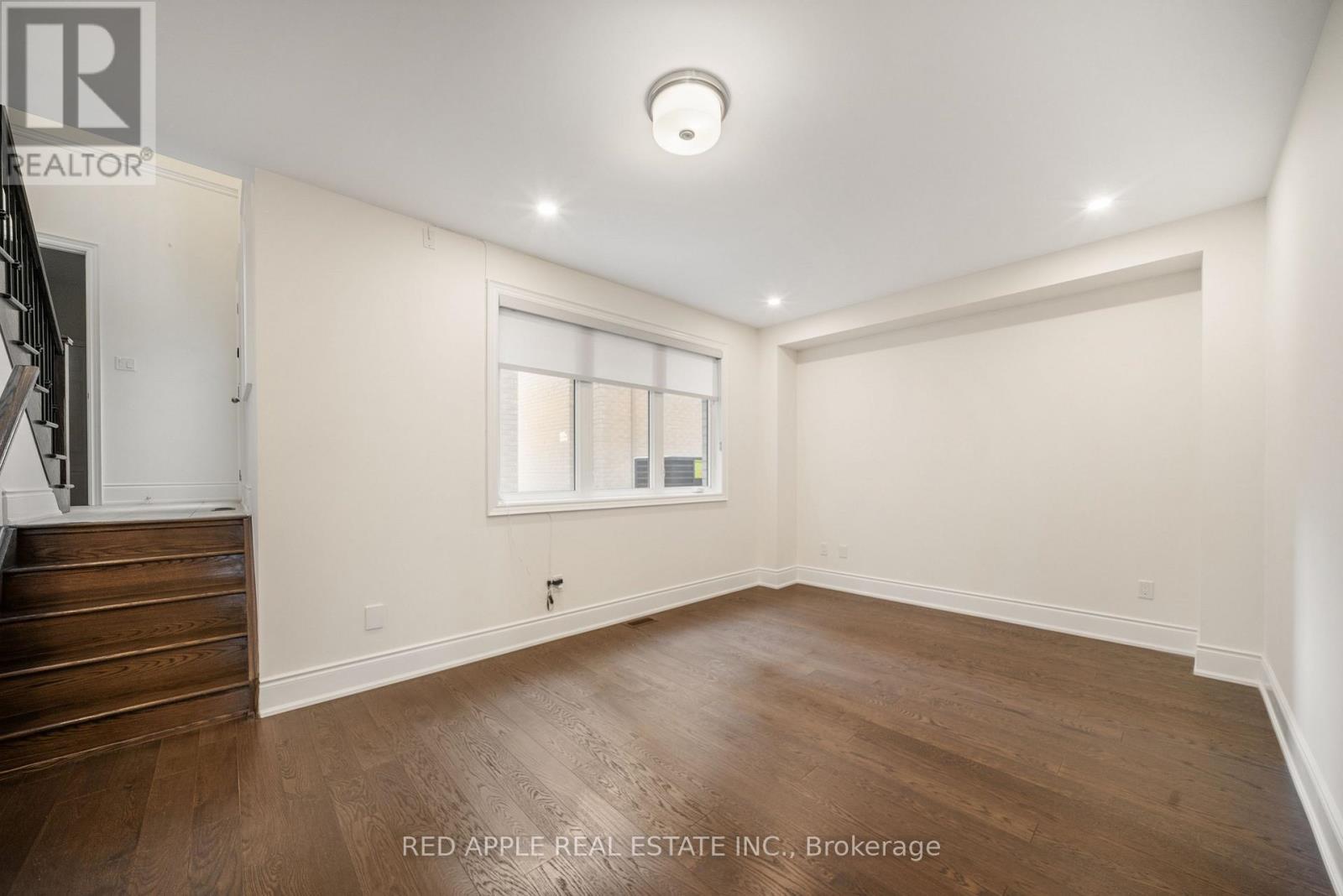 9392 Bayview Avenue, Richmond Hill, Ontario  L4C 4Z2 - Photo 7 - N12758256