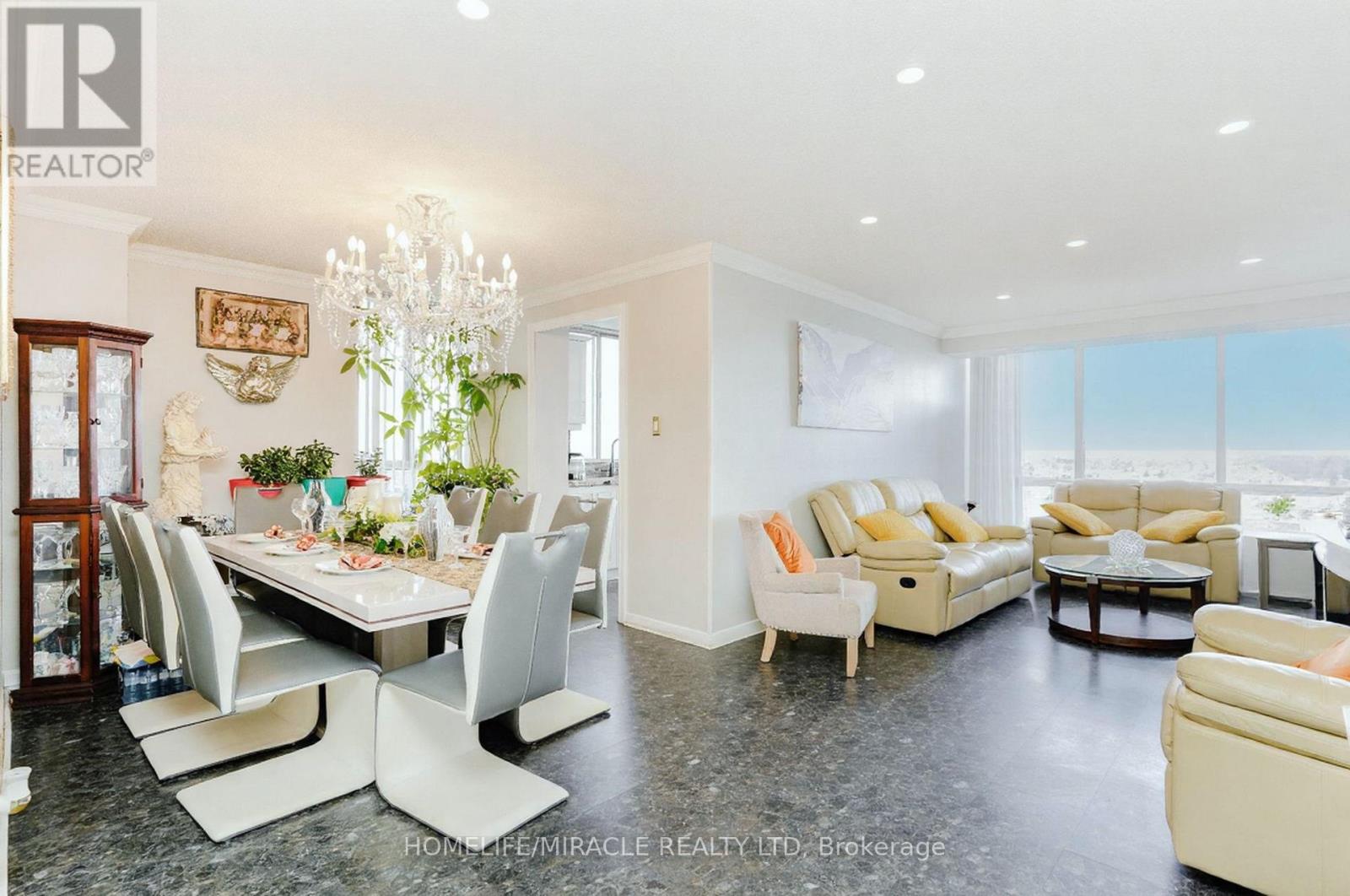 1705 - 26 Hanover Road, Brampton, Ontario  L6S 4T2 - Photo 4 - W12758094