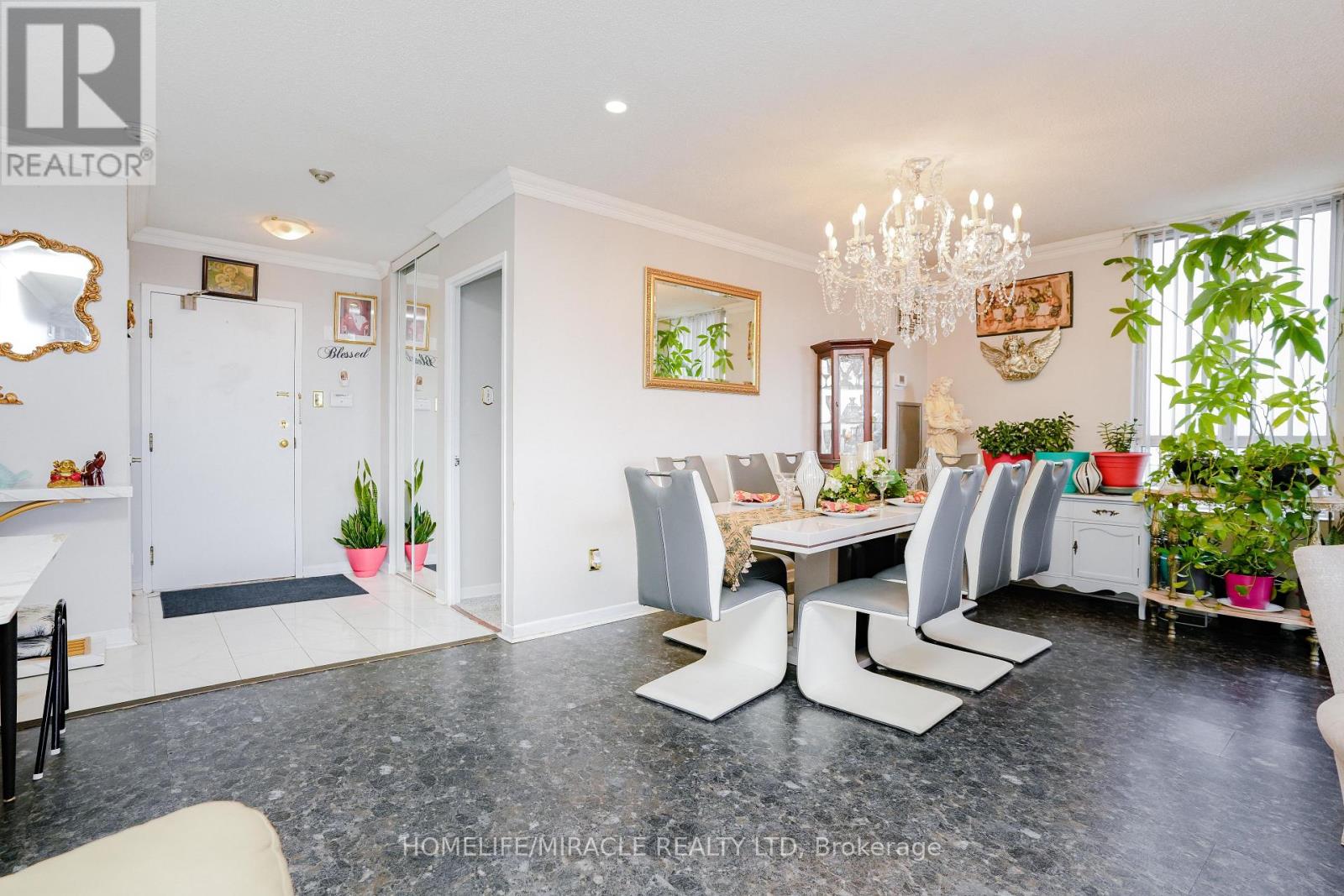 1705 - 26 Hanover Road, Brampton, Ontario  L6S 4T2 - Photo 8 - W12758094