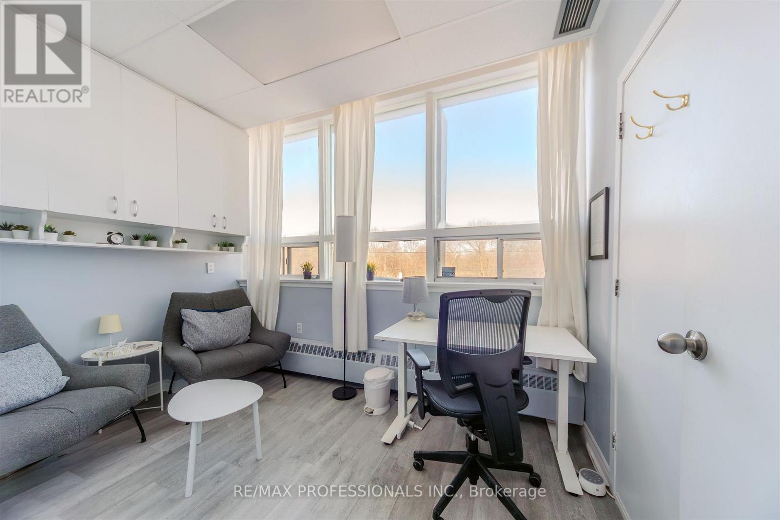 203 - 3269 Bloor Street W, Toronto (Stonegate-Queensway), Ontario  M8Z 4B2 - Photo 14 - W12758112