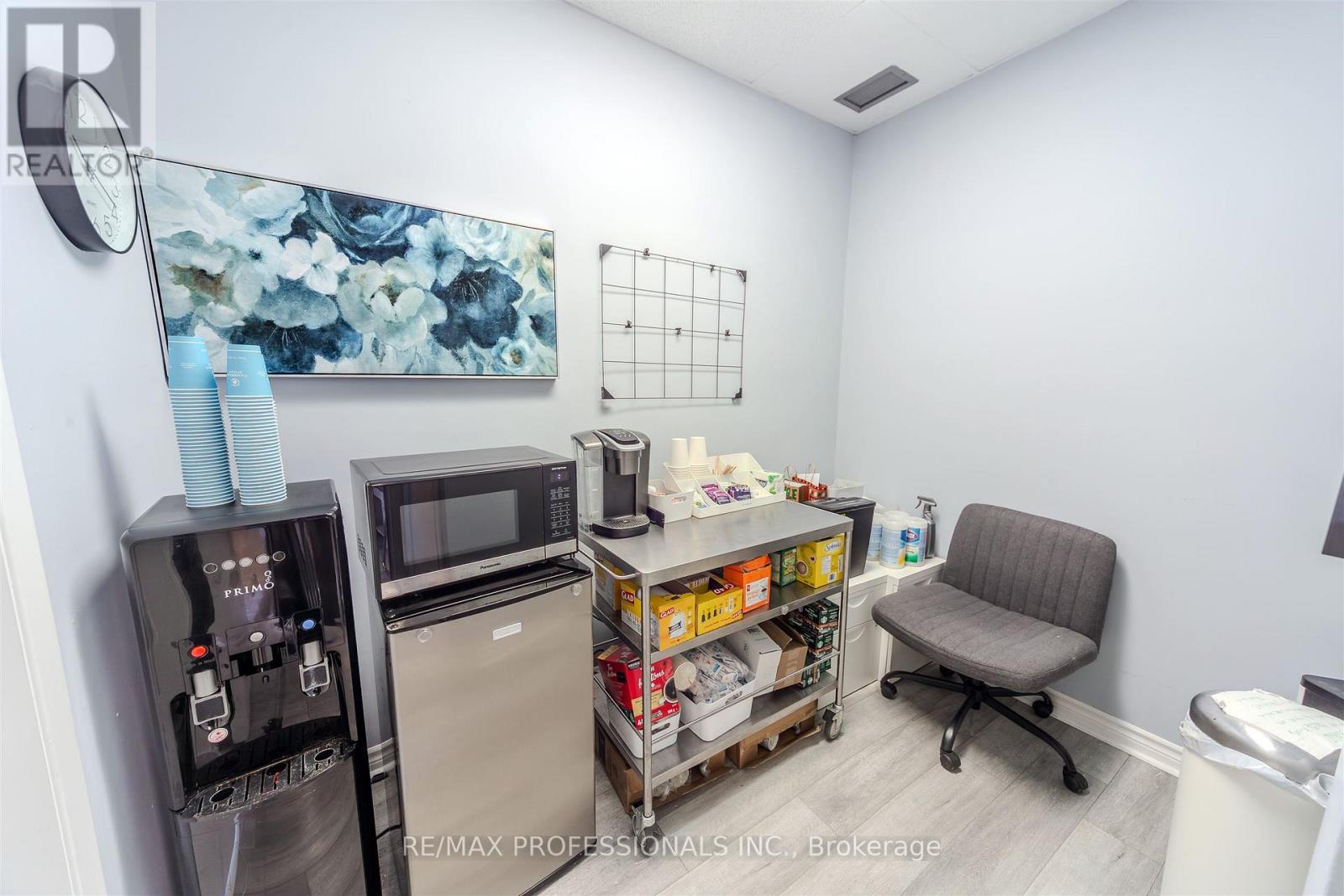 203 - 3269 Bloor Street W, Toronto (Stonegate-Queensway), Ontario  M8Z 4B2 - Photo 16 - W12758112