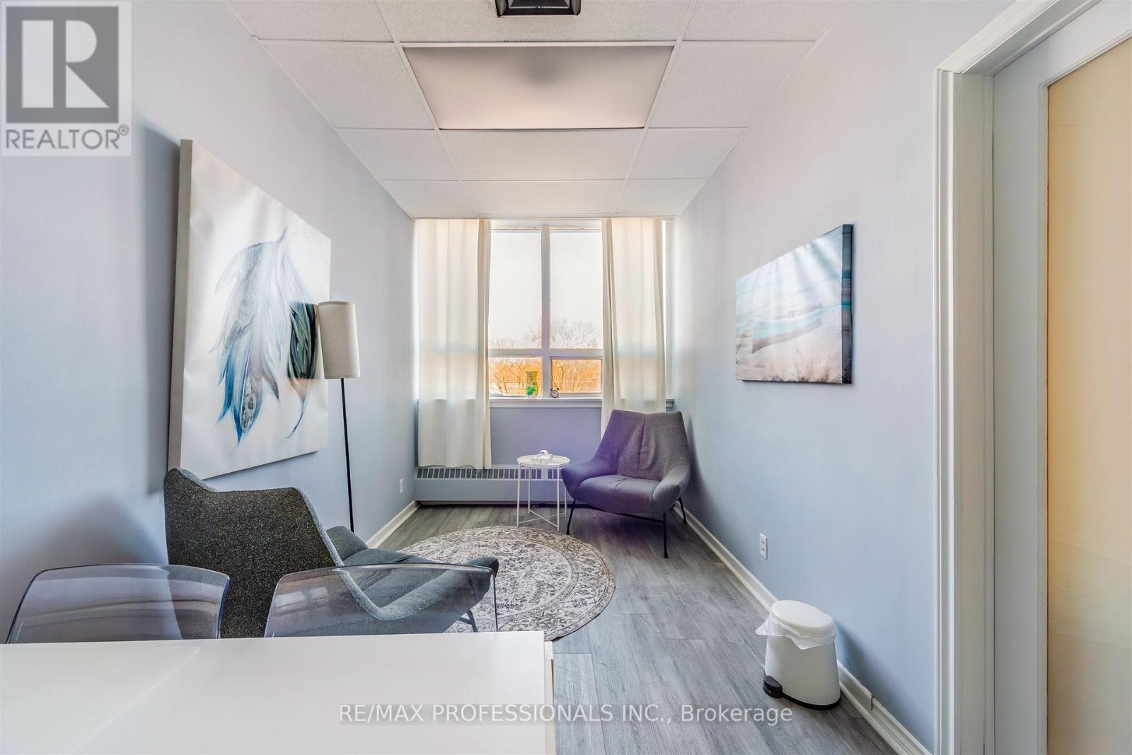 203 - 3269 Bloor Street W, Toronto (Stonegate-Queensway), Ontario  M8Z 4B2 - Photo 8 - W12758112