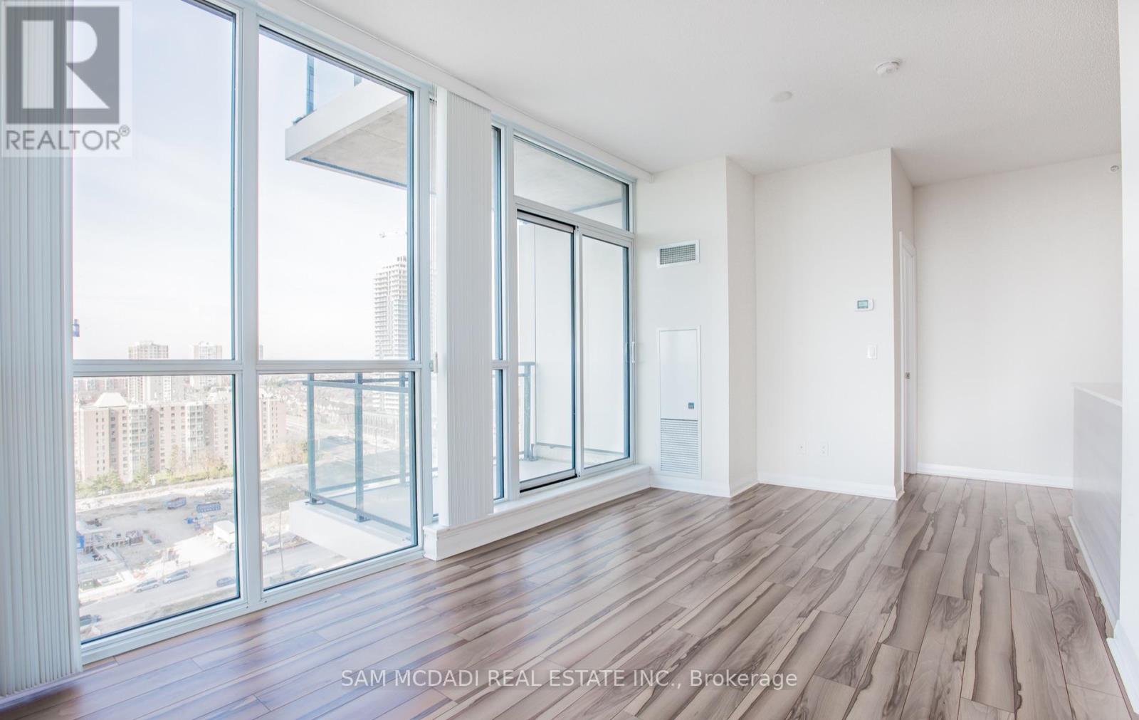 1602 - 55 Eglinton Avenue W, Mississauga, Ontario  L5R 0E5 - Photo 10 - W12758128