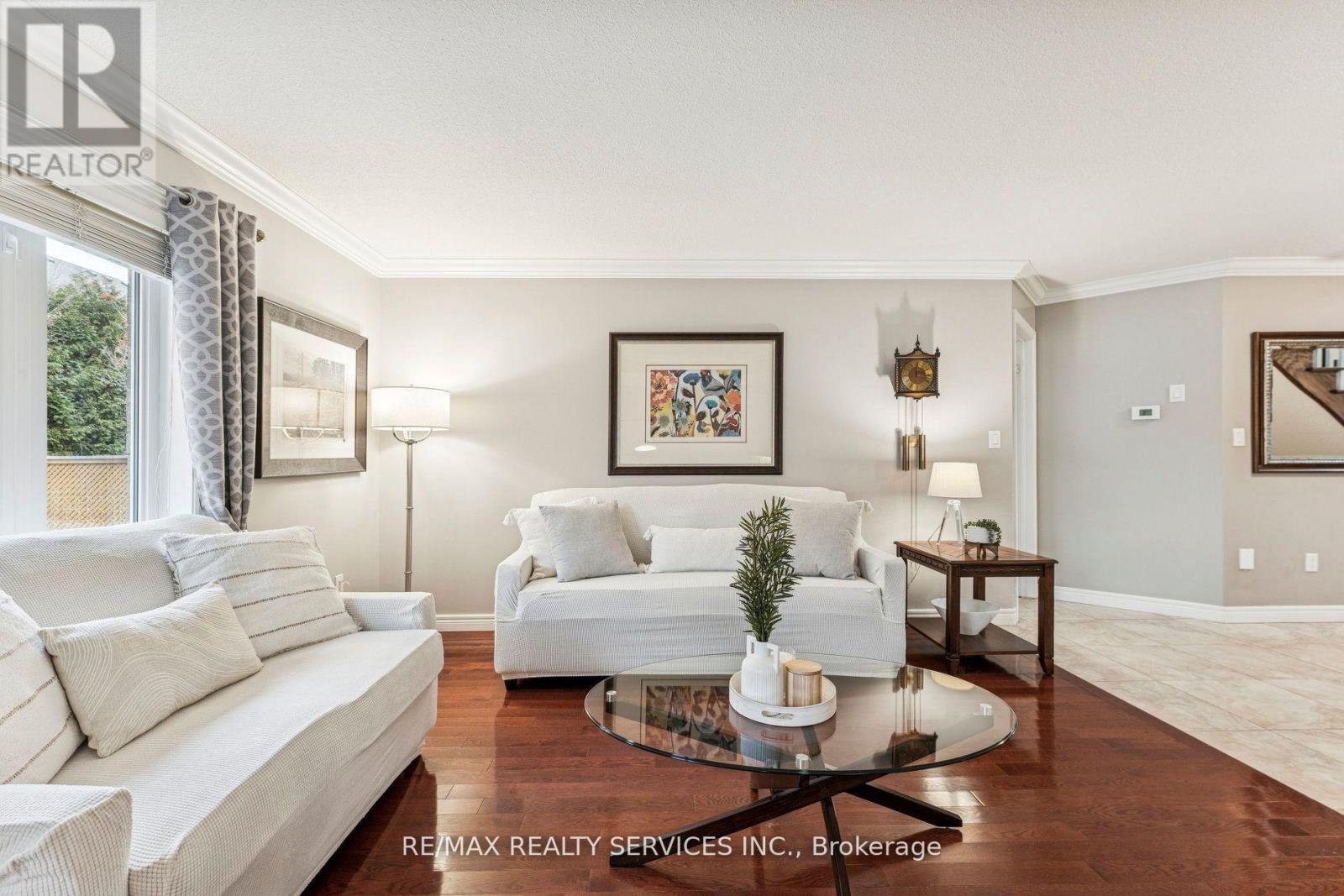 14 Mckinley Crescent, Caledon, Ontario  L7C 1G9 - Photo 11 - W12758144