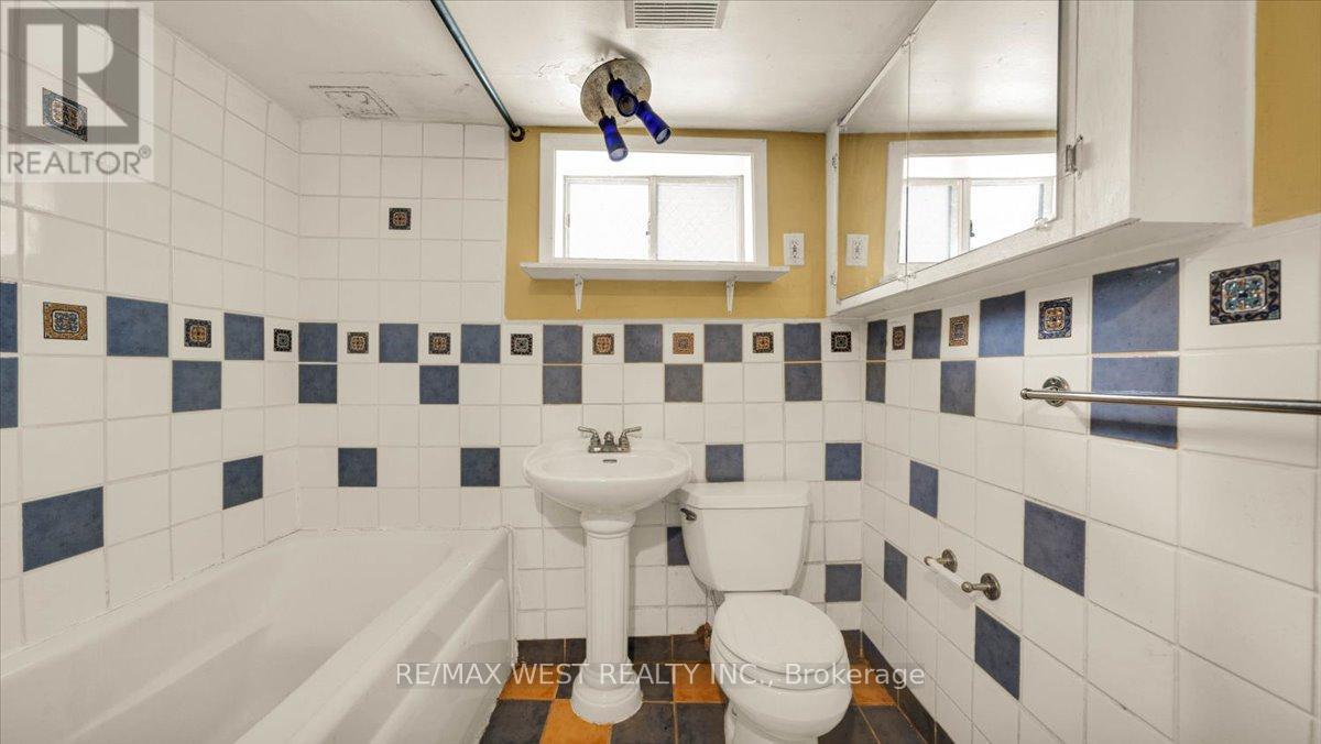 44 Seventeenth Street, Toronto, Ontario  M8V 3K3 - Photo 16 - W12758166