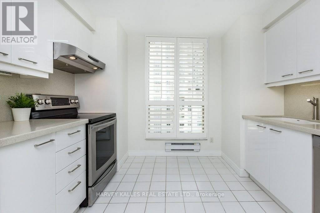 1402 - 2285 Lake Shore Boulevard W, Toronto (Mimico), Ontario  M8V 3X9 - Photo 8 - W12758278