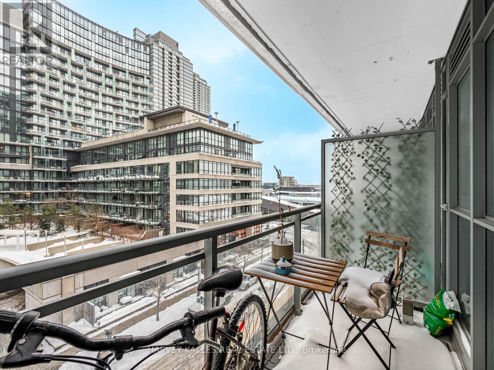 655 - 10 Capreol Court, Toronto, Ontario  M5V 4A5 - Photo 19 - C12758362