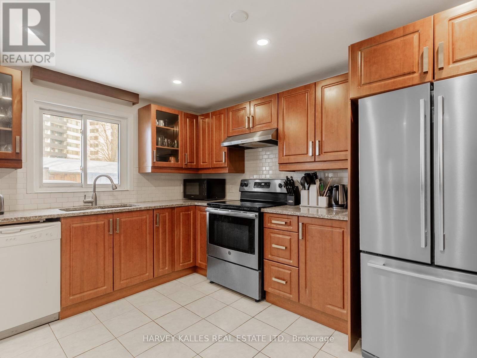 19 Coach Liteway, Toronto (Westminster-Branson), Ontario  M2R 3J8 - Photo 23 - C12758404