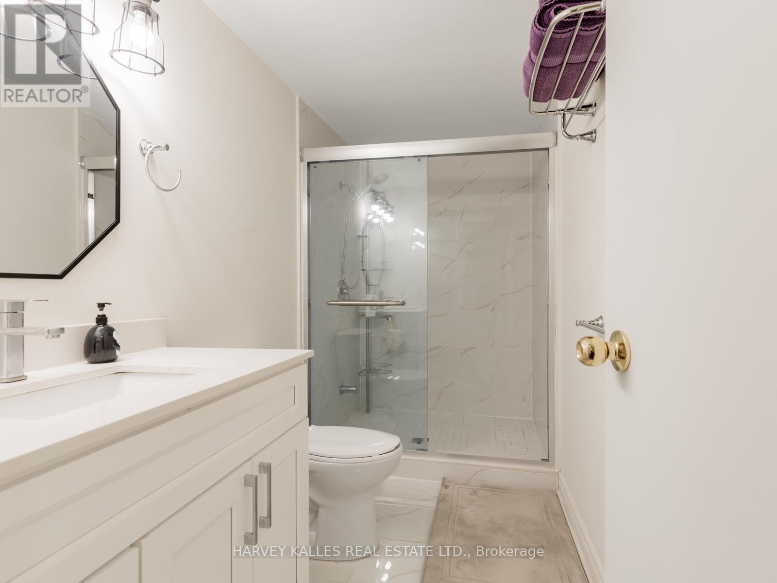 19 Coach Liteway, Toronto (Westminster-Branson), Ontario  M2R 3J8 - Photo 25 - C12758404