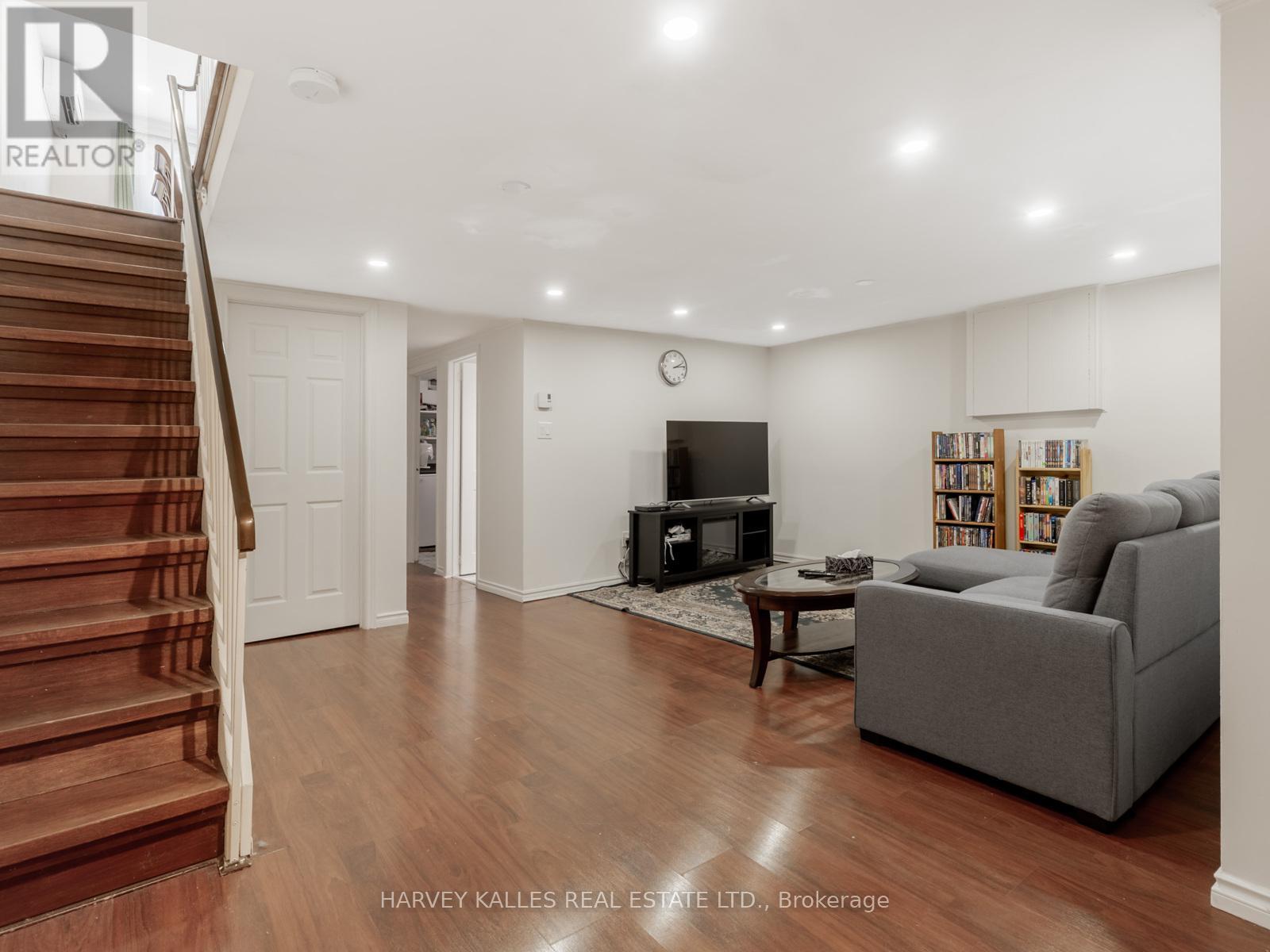 19 Coach Liteway, Toronto (Westminster-Branson), Ontario  M2R 3J8 - Photo 28 - C12758404