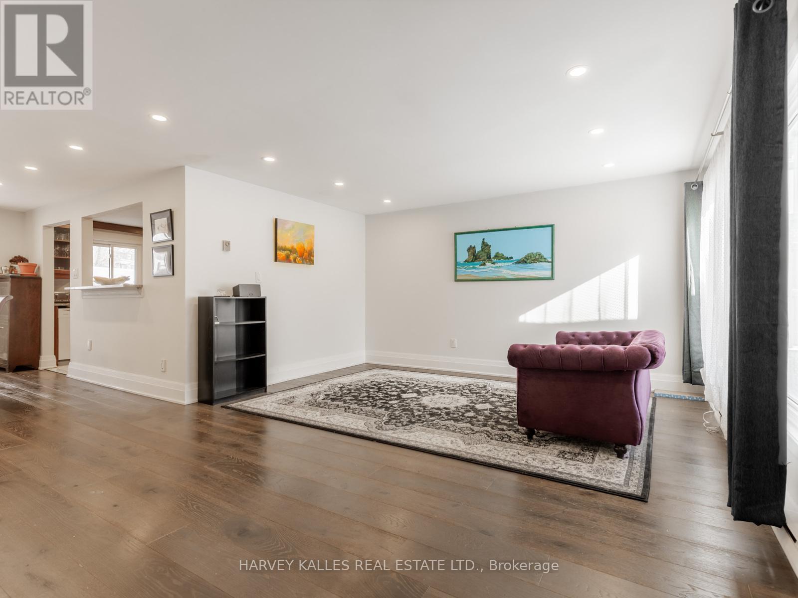 19 Coach Liteway, Toronto (Westminster-Branson), Ontario  M2R 3J8 - Photo 7 - C12758404