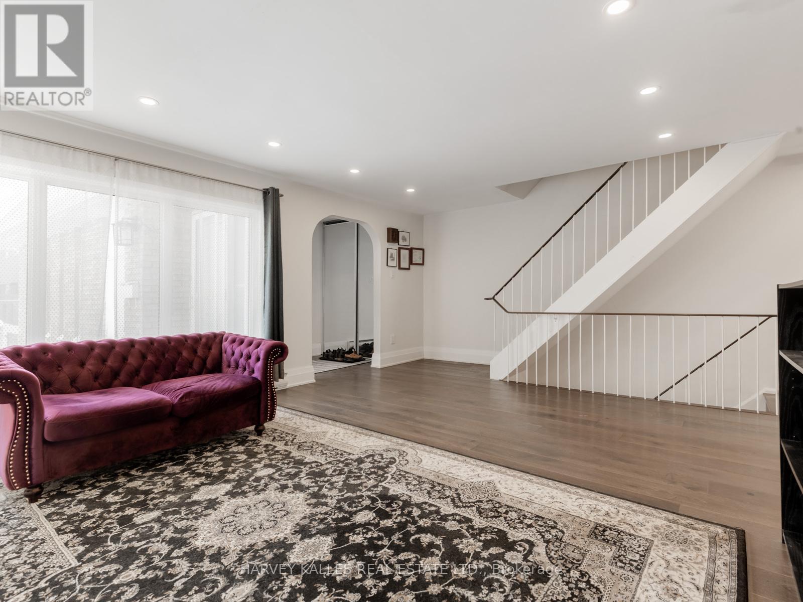 19 Coach Liteway, Toronto (Westminster-Branson), Ontario  M2R 3J8 - Photo 8 - C12758404