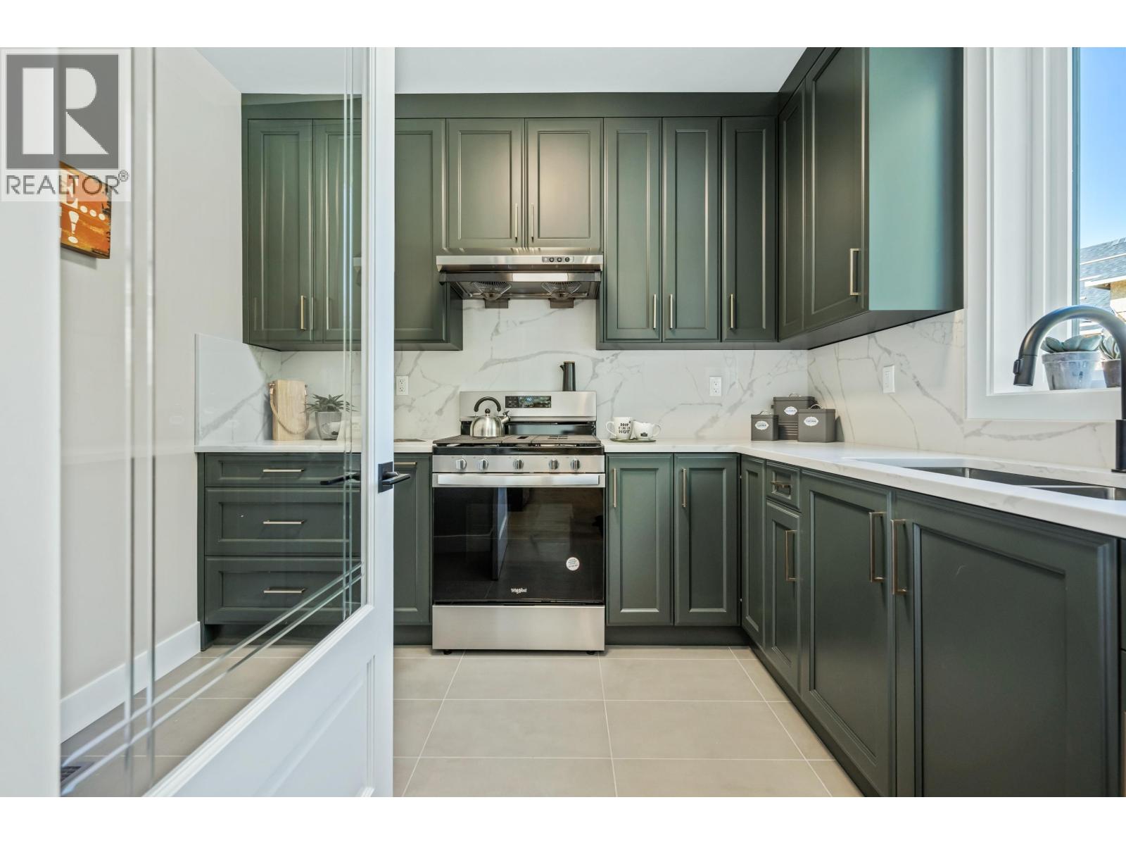 24469 Jenewein Drive, Maple Ridge, British Columbia  V2W 1H8 - Photo 8 - R3086321