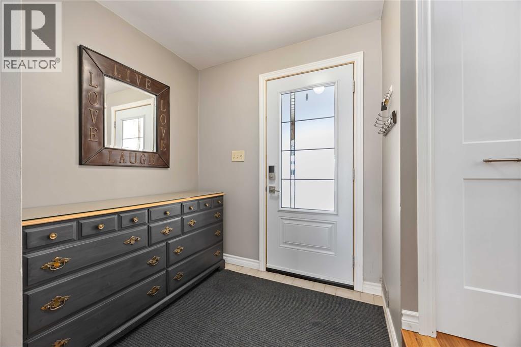 904 Allandale Drive, Sarnia, Ontario  N7S 3E4 - Photo 2 - 26002587