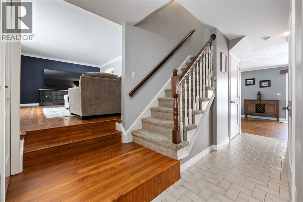 904 Allandale Drive, Sarnia, Ontario  N7S 3E4 - Photo 3 - 26002587