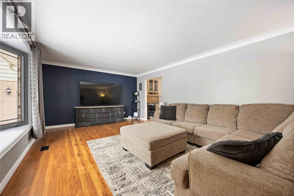 904 Allandale Drive, Sarnia, Ontario  N7S 3E4 - Photo 4 - 26002587