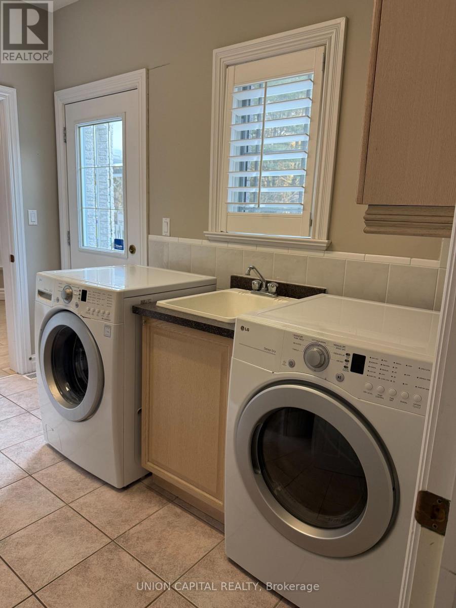 9 Bunhilll Court, Ajax, Ontario  L1Z 1X5 - Photo 3 - E12758304