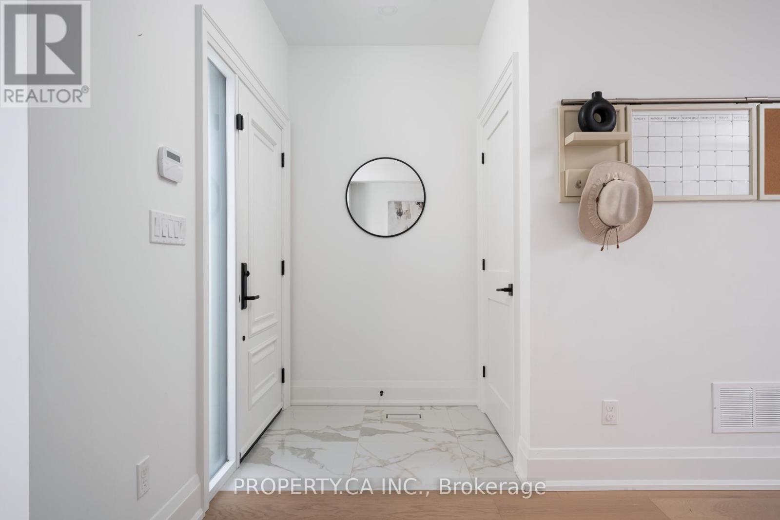 15 Marilyn Crescent, Toronto, Ontario  M4B 3C5 - Photo 2 - E12758310