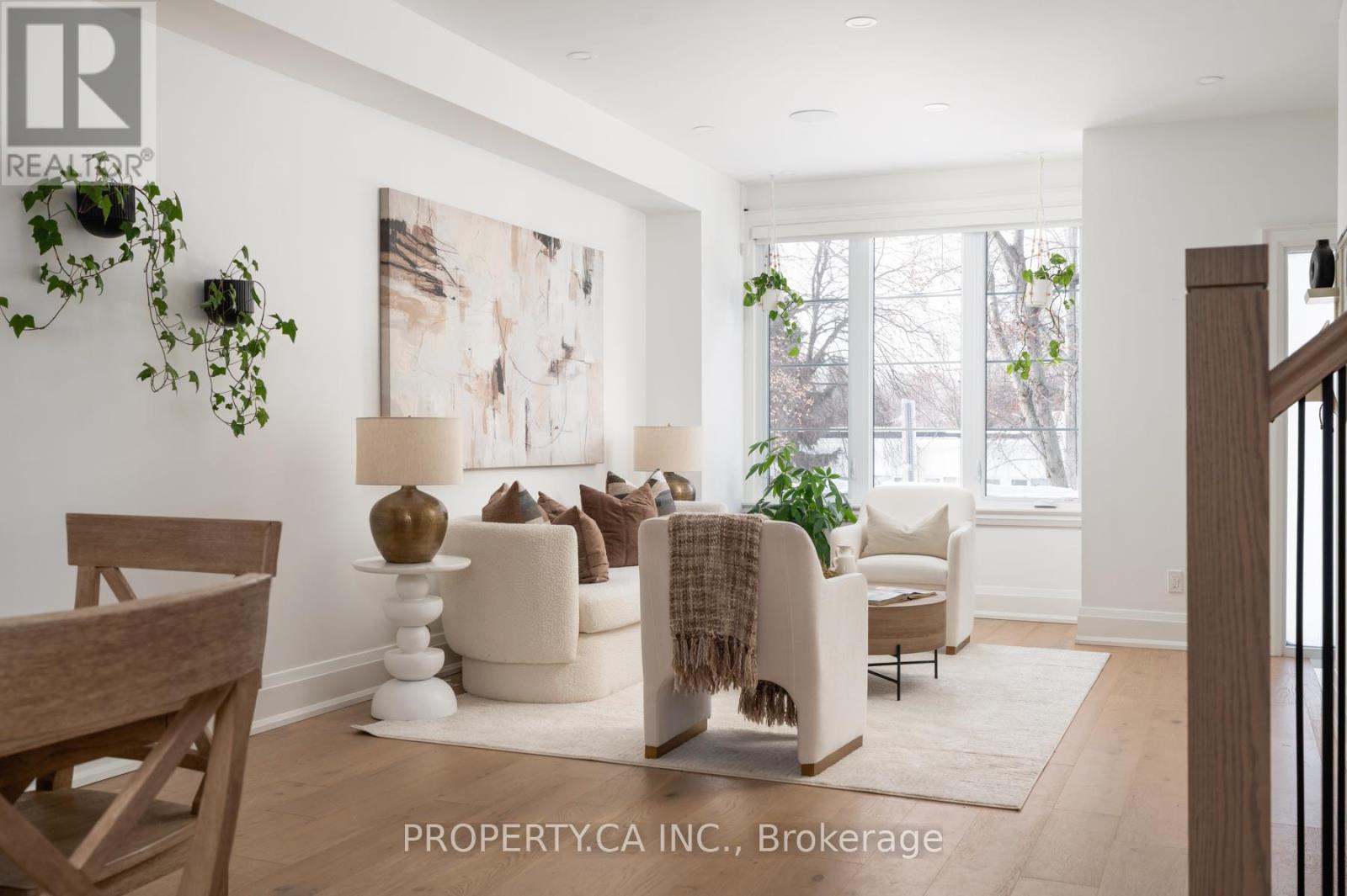 15 Marilyn Crescent, Toronto, Ontario  M4B 3C5 - Photo 5 - E12758310