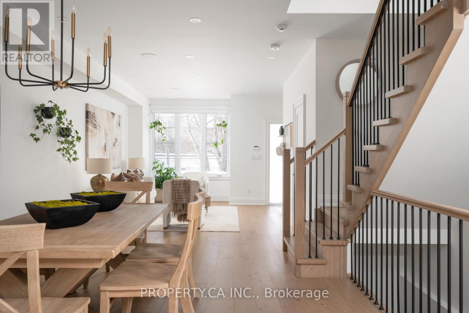 15 Marilyn Crescent, Toronto, Ontario  M4B 3C5 - Photo 6 - E12758310