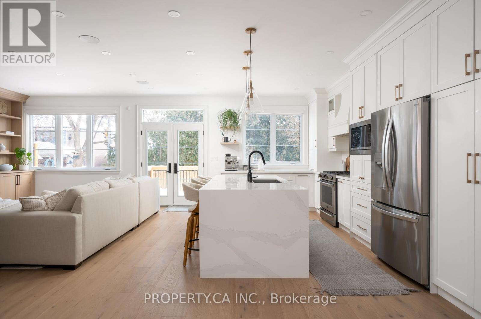 15 Marilyn Crescent, Toronto, Ontario  M4B 3C5 - Photo 7 - E12758310