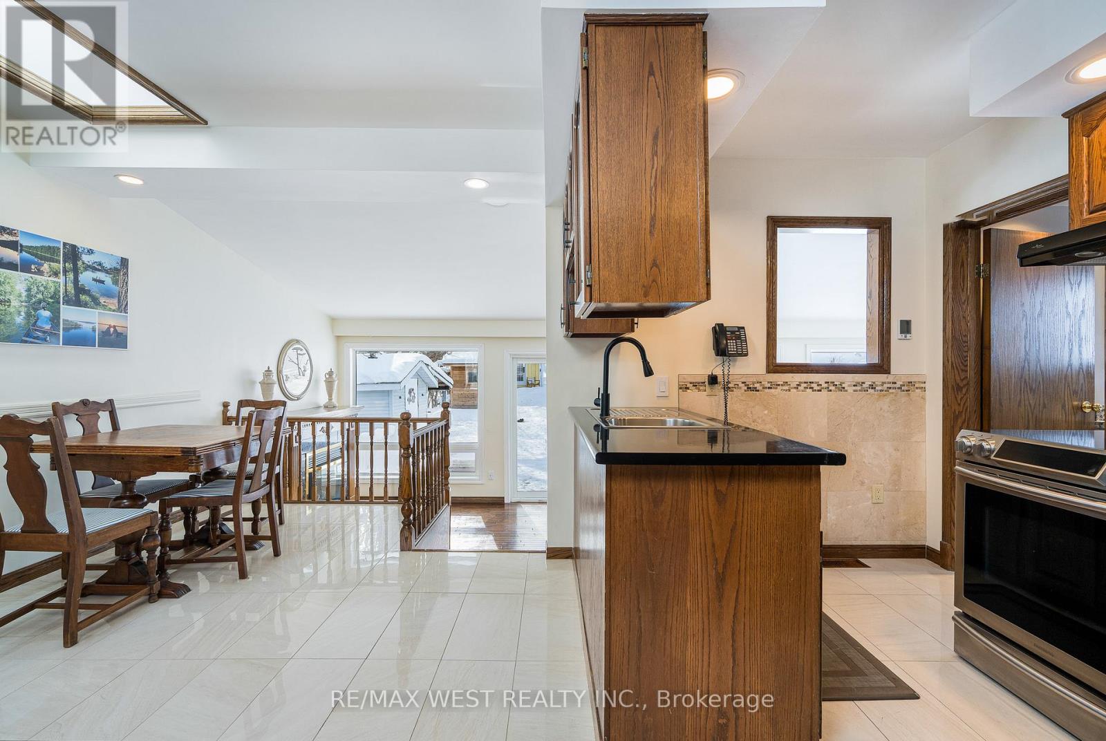 25 Edwin Street W, Meaford, Ontario  N4L 1E4 - Photo 4 - X12758098