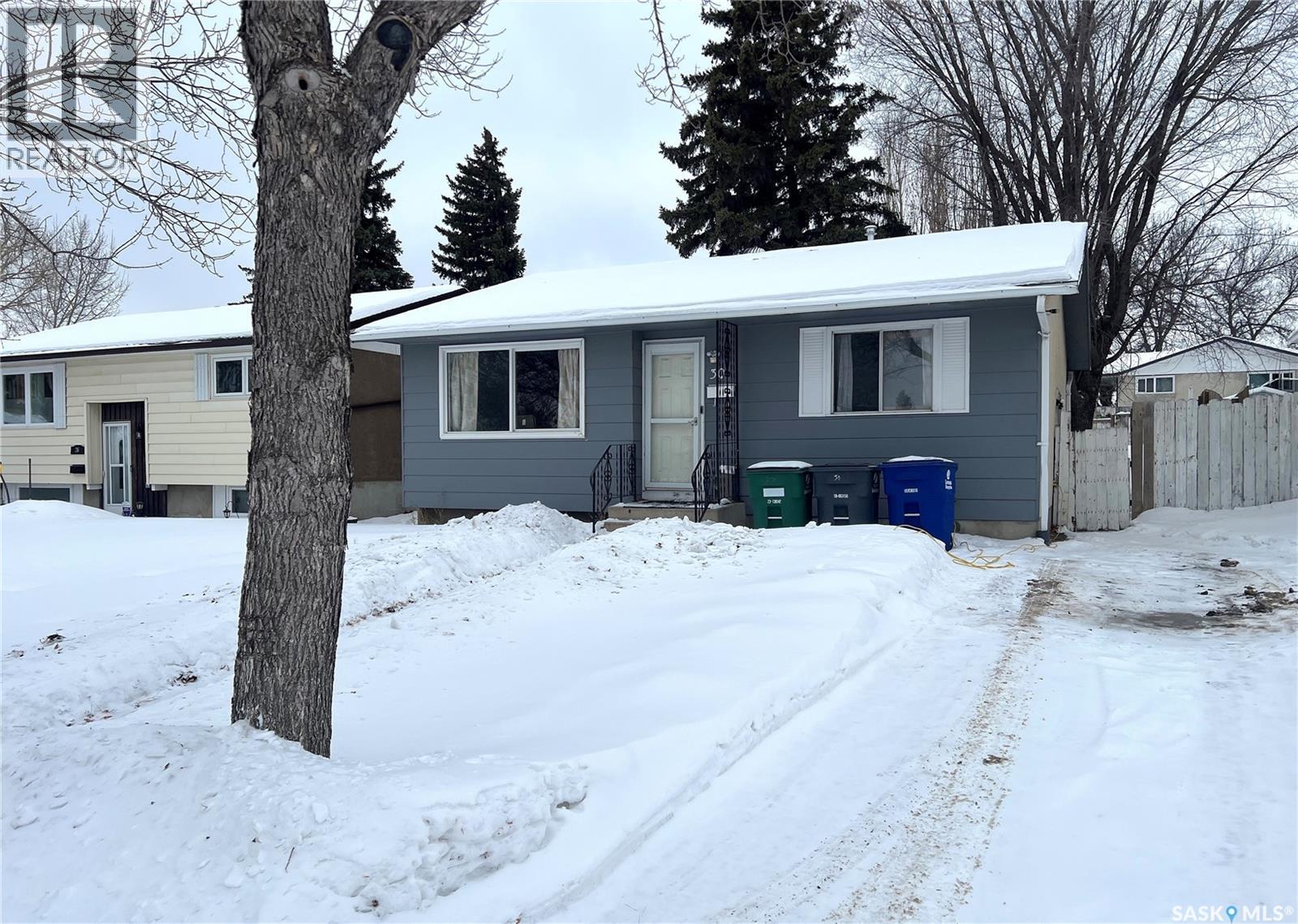 30 Confederation Crescent, Saskatoon, Saskatchewan  S7L 4V2 - Photo 2 - SK027942