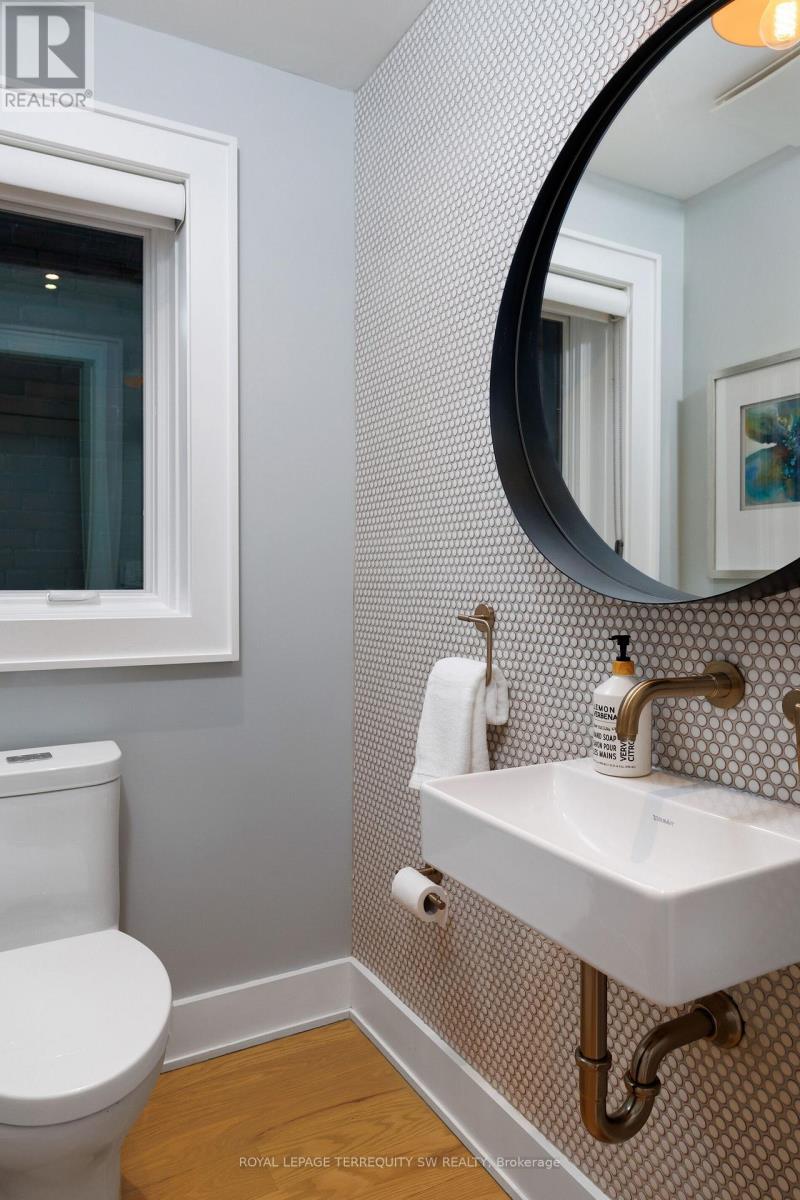 96 Summerhill Avenue, Toronto, Ontario  M4T 1B2 - Photo 9 - C12748496