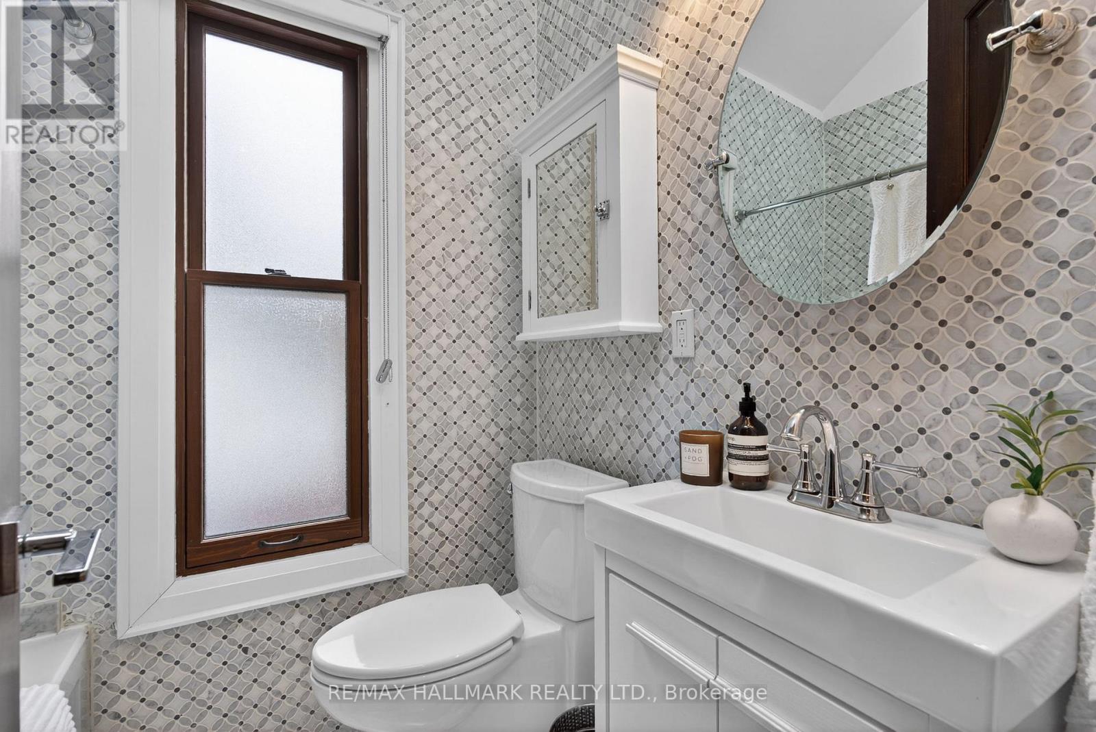 132 First Avenue, Toronto, Ontario  M4M 1X1 - Photo 18 - E12756446