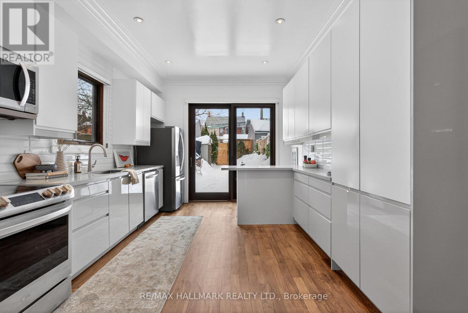 132 First Avenue, Toronto, Ontario  M4M 1X1 - Photo 8 - E12756446