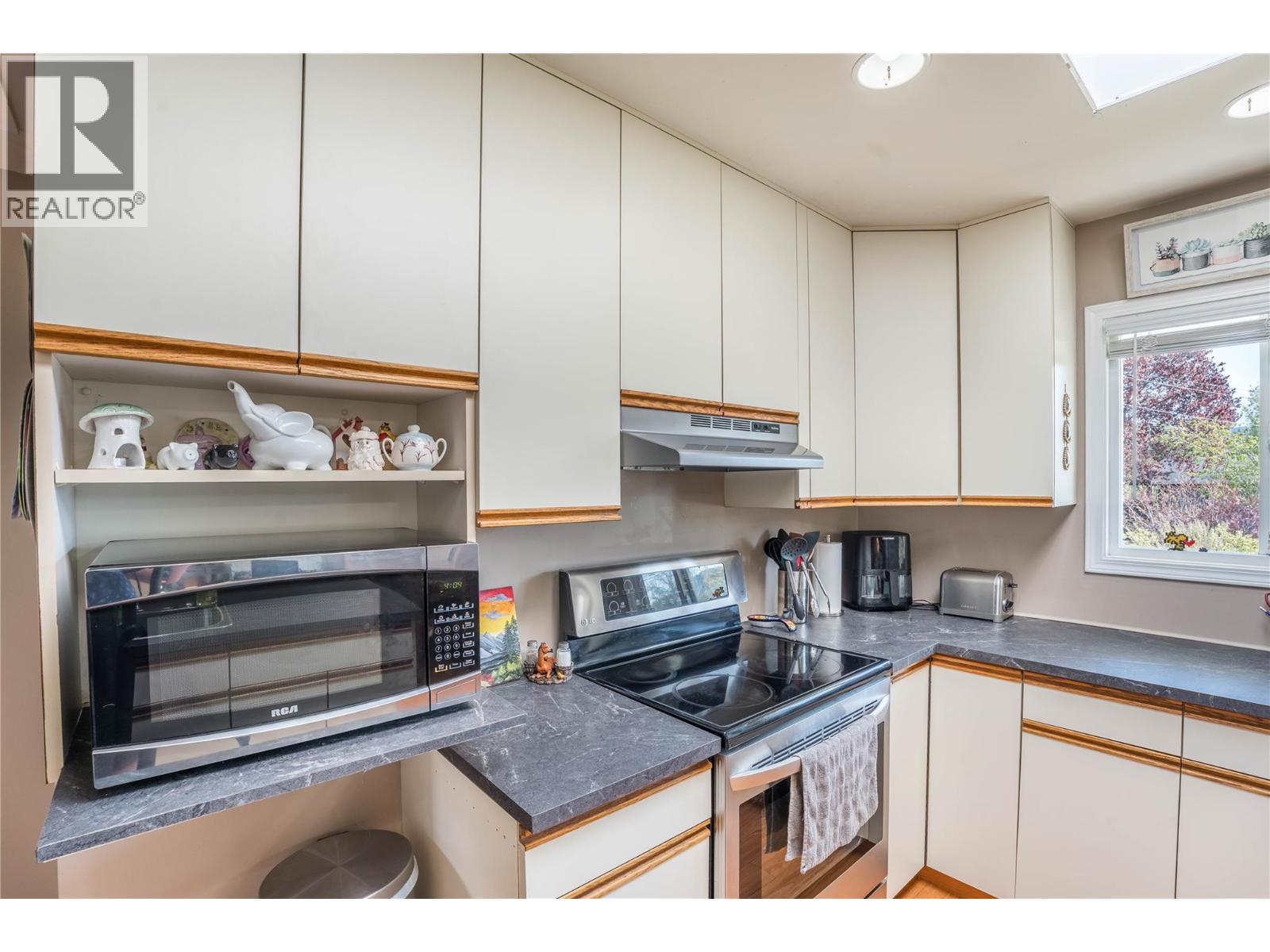 12240 Saunders Crescent, Summerland, British Columbia  V0H 1Z0 - Photo 13 - 10374947