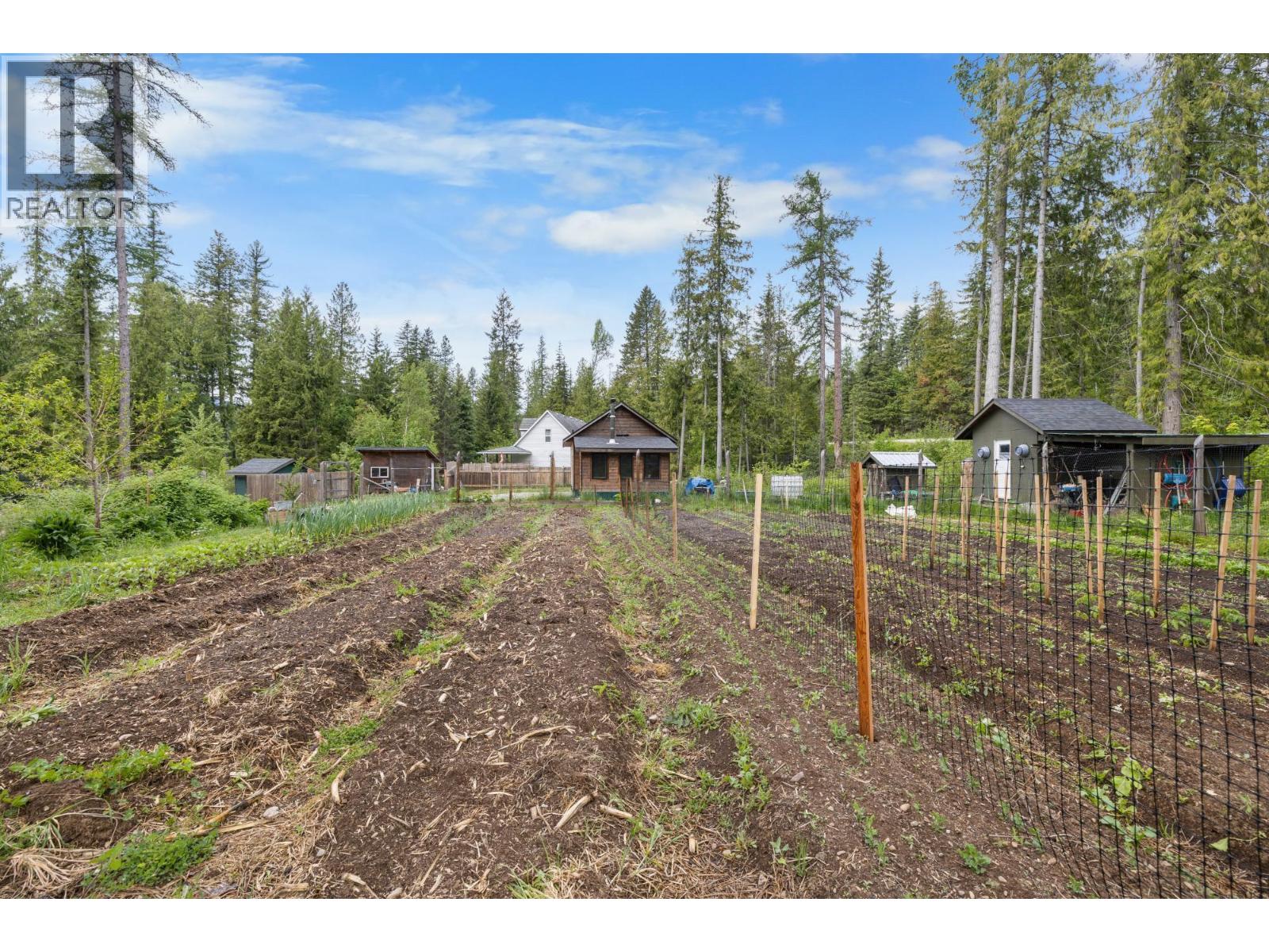 16317 BOWE Road, crawford bay, British Columbia