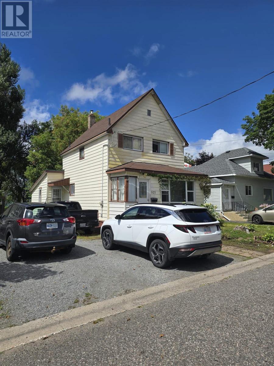 521 Bush St, Sault Ste. Marie, Ontario  P6C 3H8 - Photo 1 - SM252365