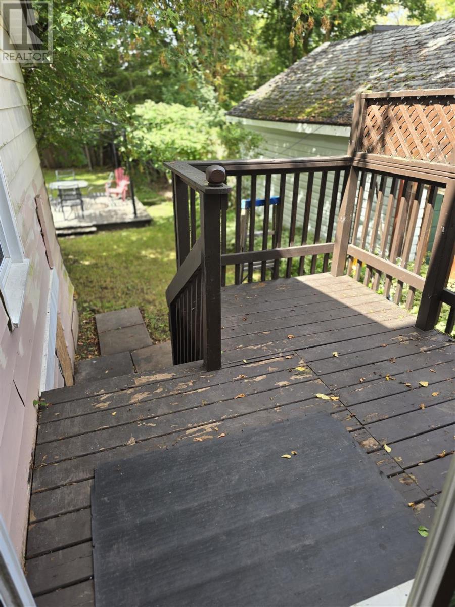 521 Bush St, Sault Ste. Marie, Ontario  P6C 3H8 - Photo 9 - SM252365