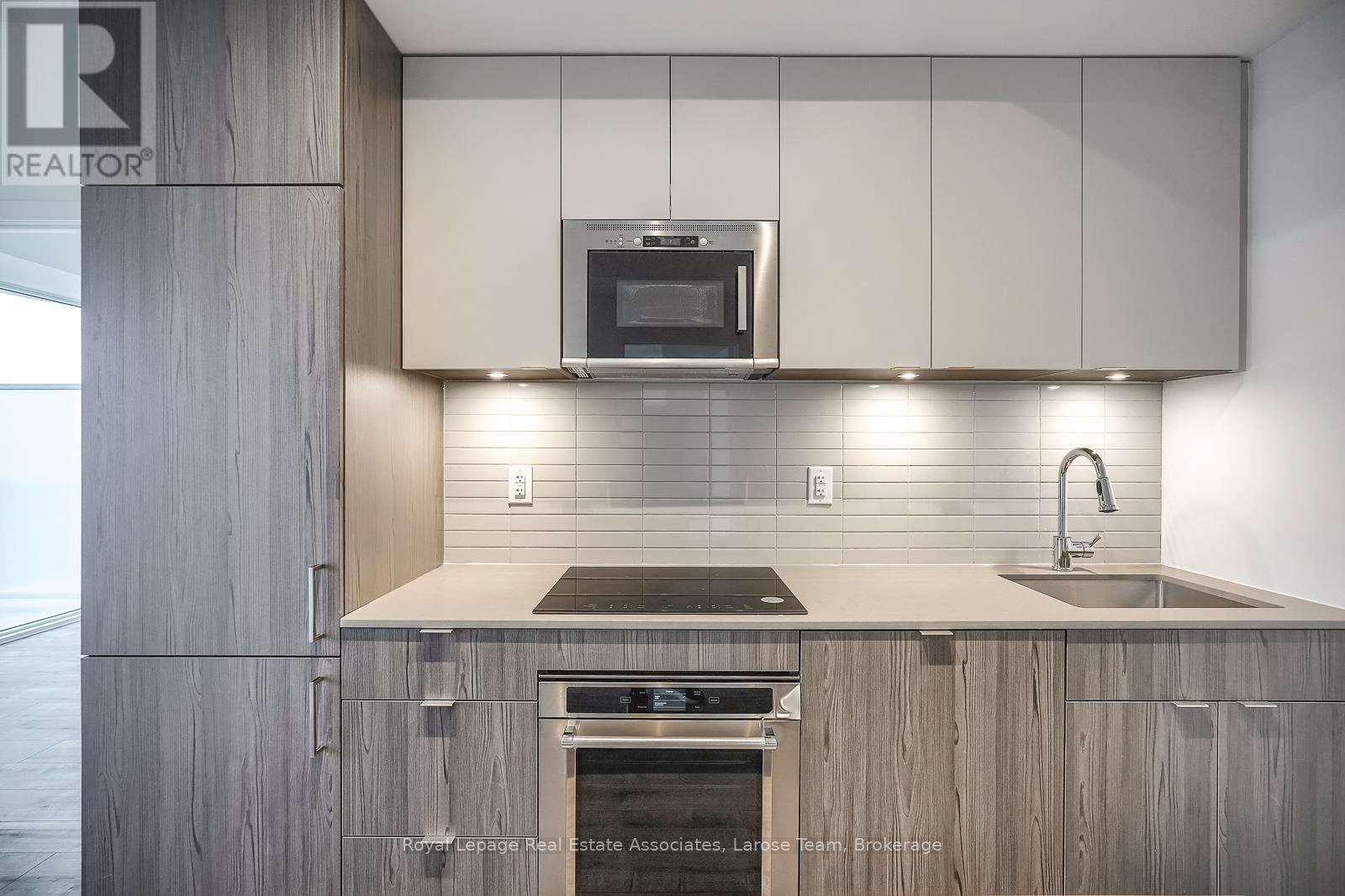 702 - 220 Missinnihe Way, Mississauga, Ontario  L5H 0A9 - Photo 15 - W12758328