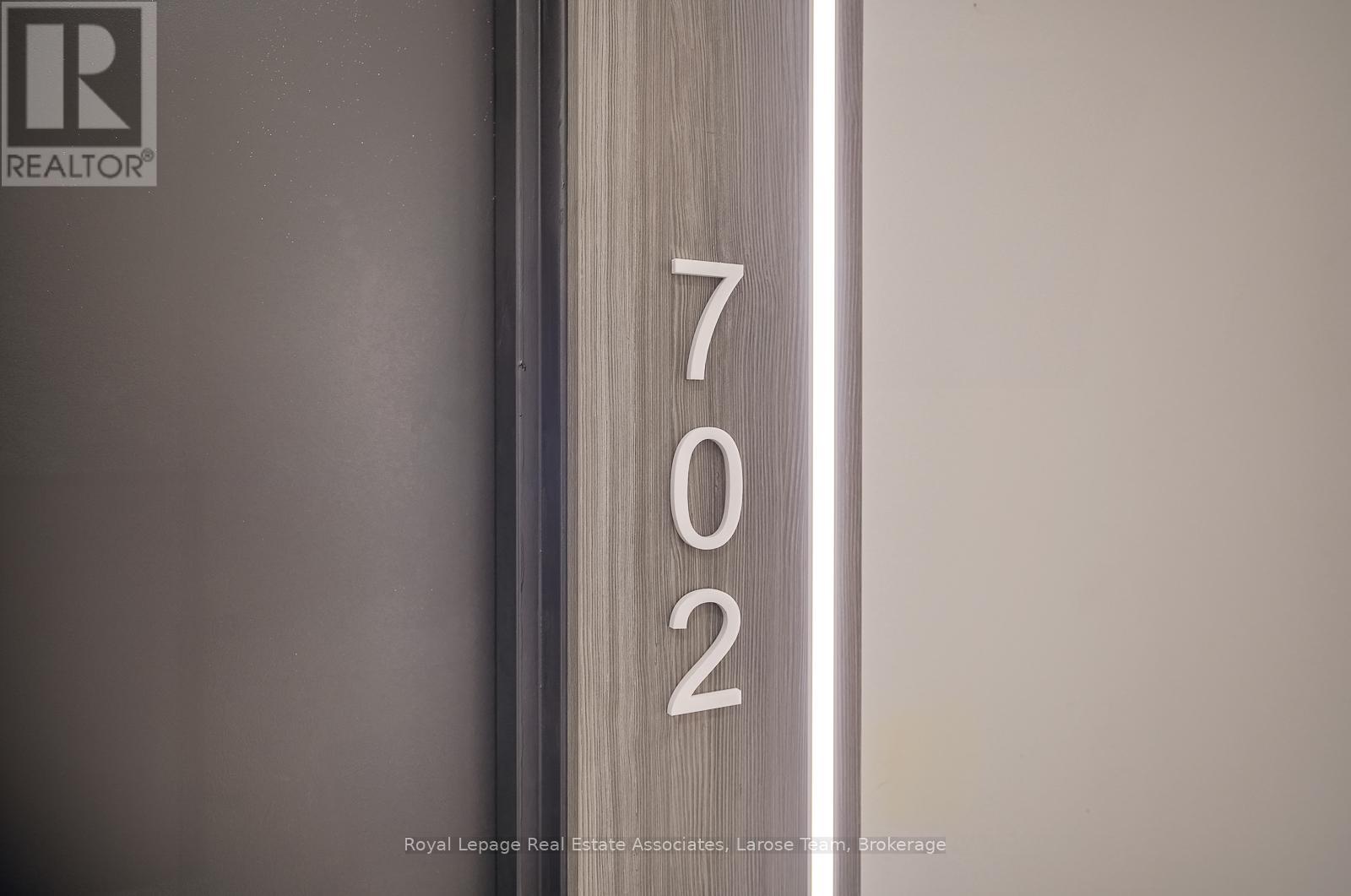 702 - 220 Missinnihe Way, Mississauga, Ontario  L5H 0A9 - Photo 5 - W12758328